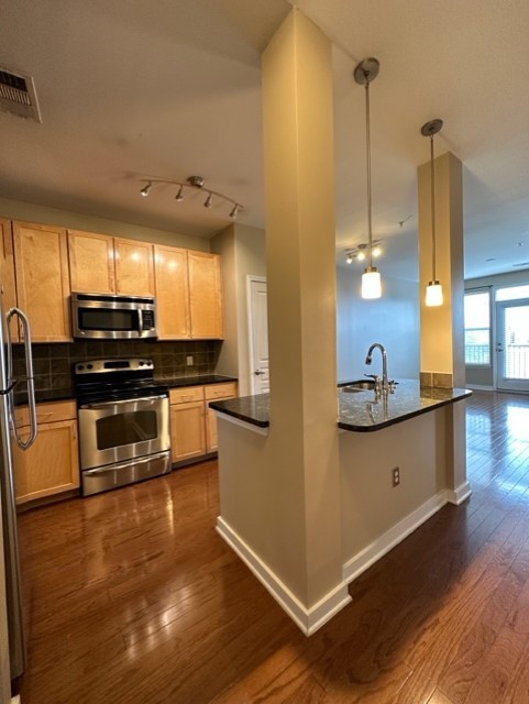 3000 Vanderbilt Pl Unit: 423
