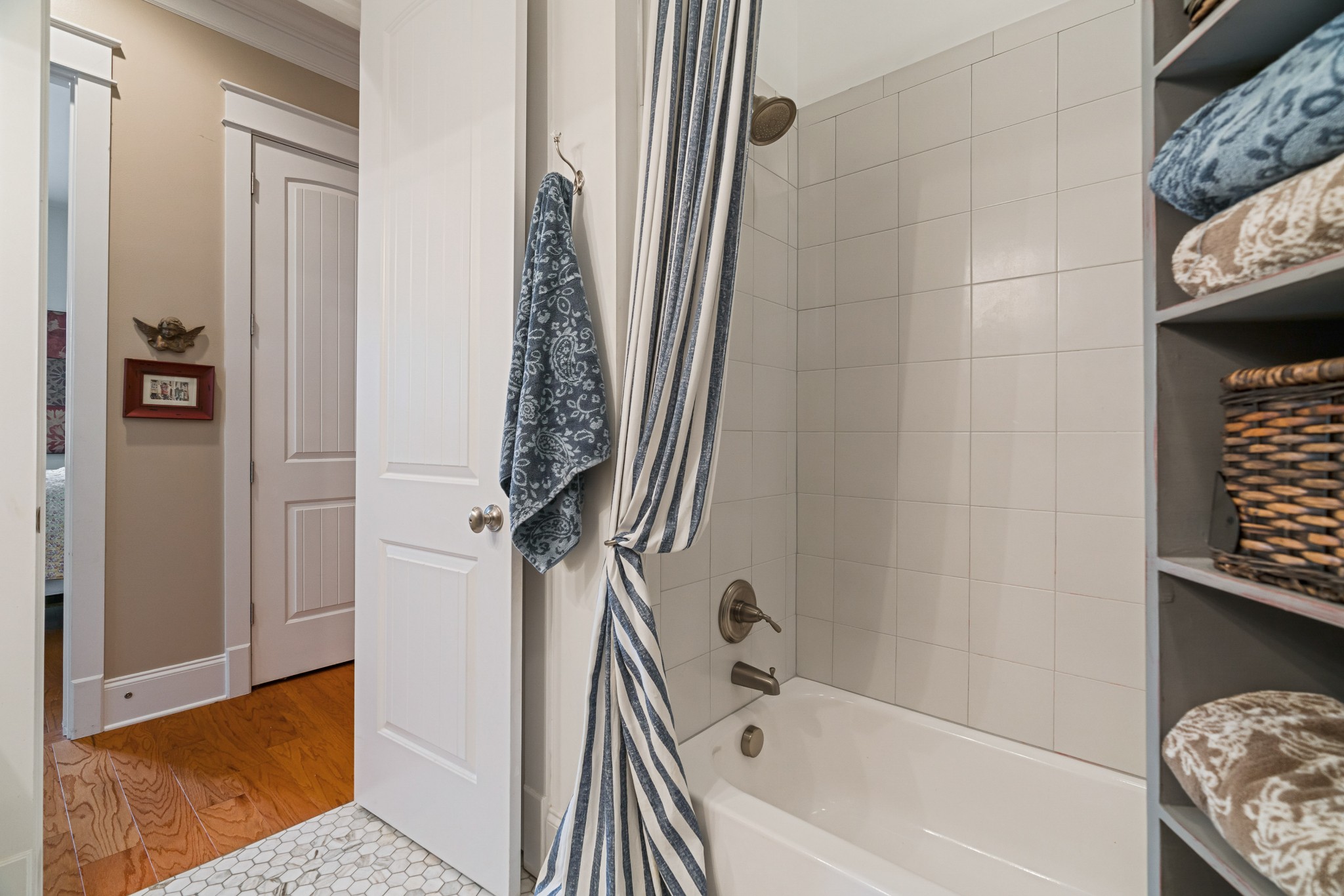 3421 Colebrook Dr