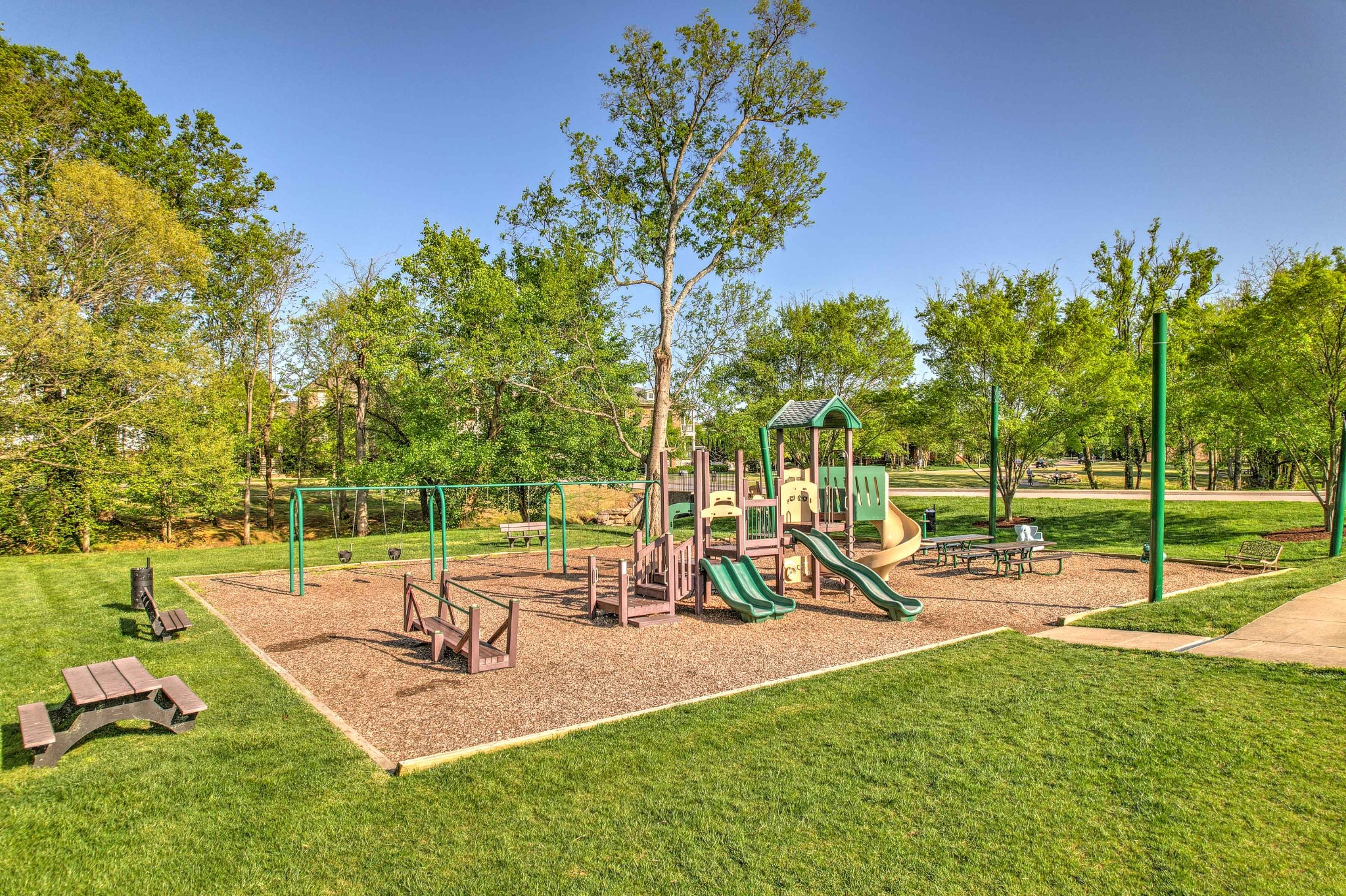 3421 Colebrook Dr