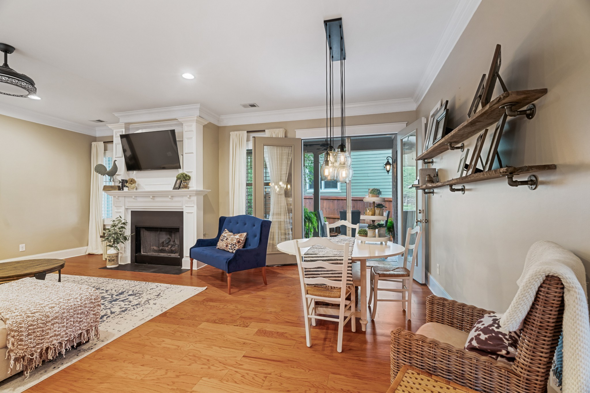 3421 Colebrook Dr