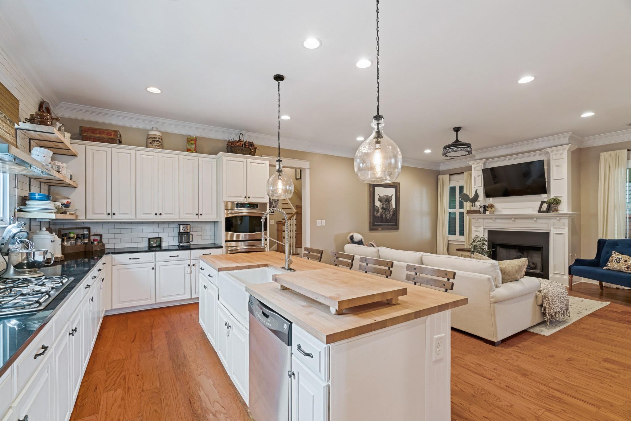 3421 Colebrook Dr
