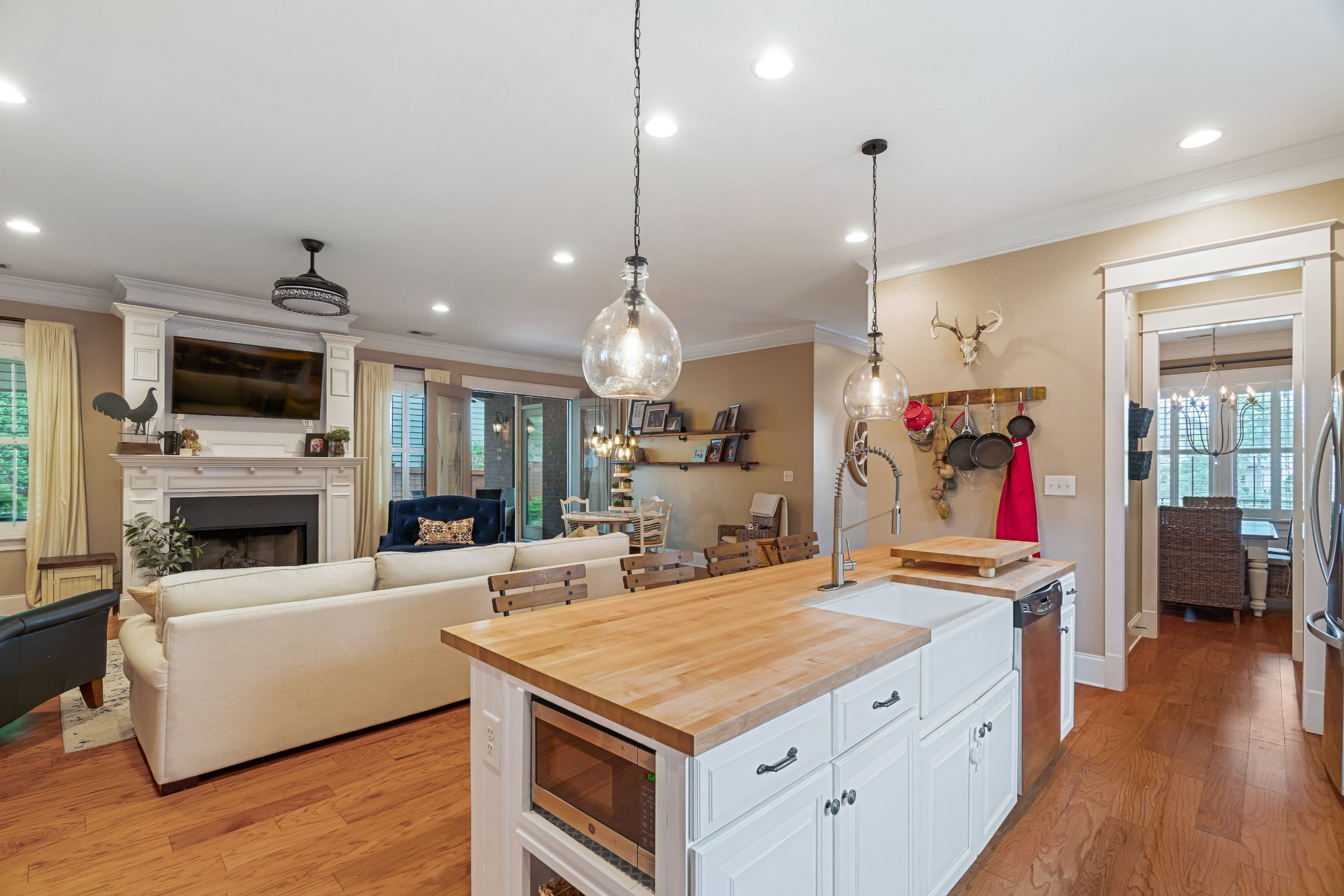 3421 Colebrook Dr