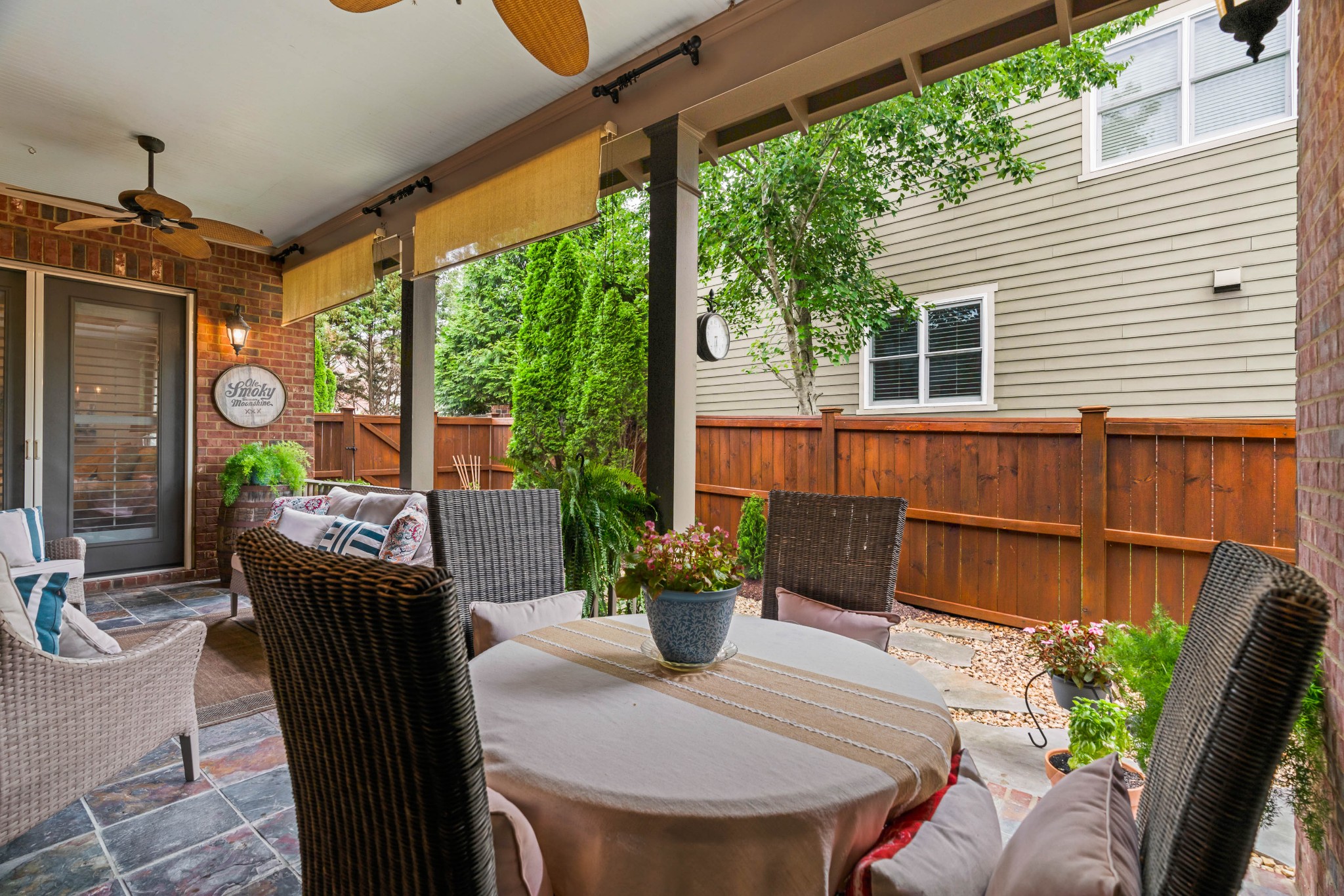 3421 Colebrook Dr
