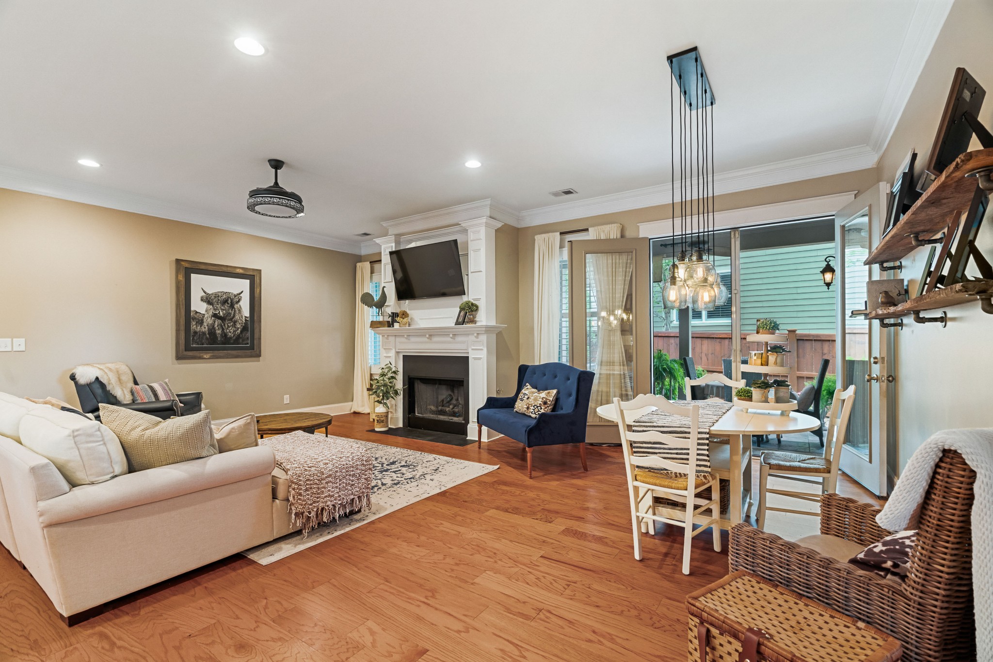 3421 Colebrook Dr