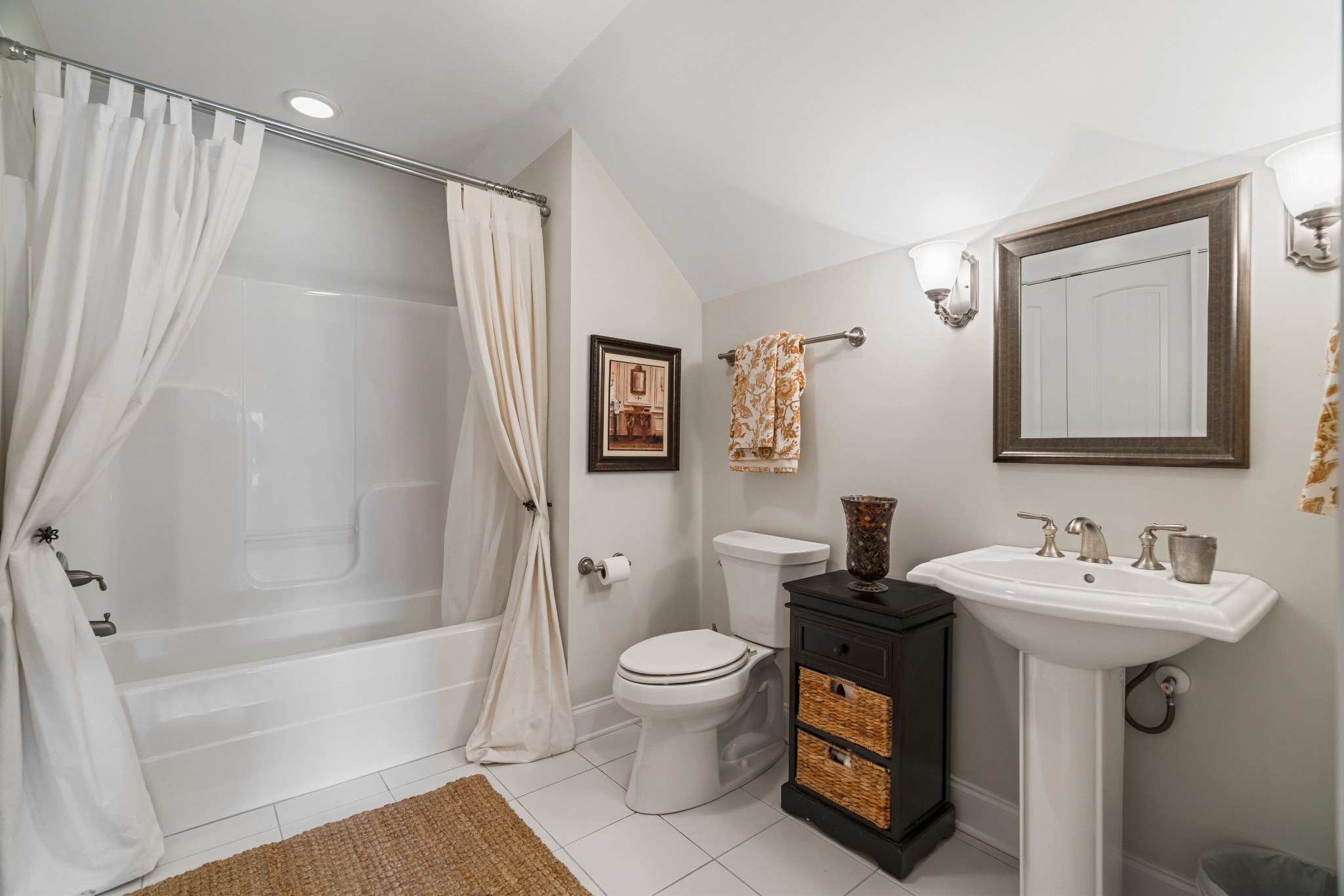 3421 Colebrook Dr