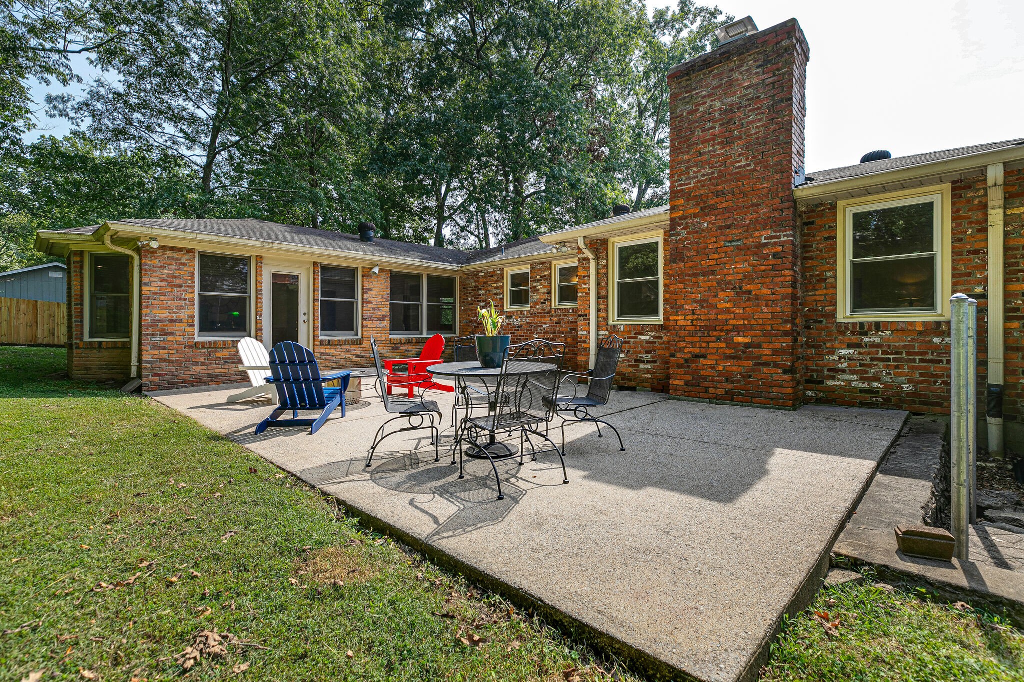 712 Clematis Dr