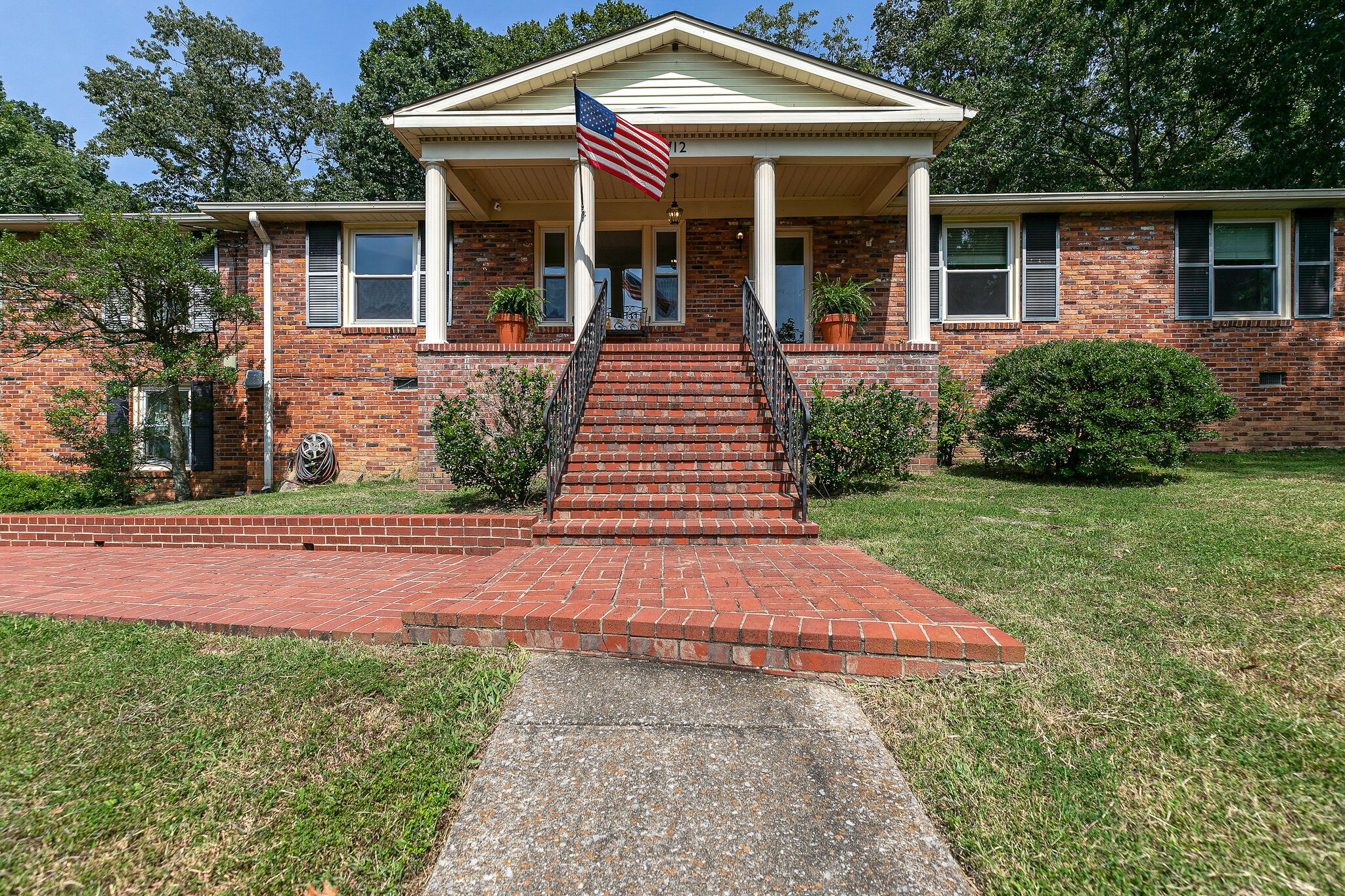 712 Clematis Dr