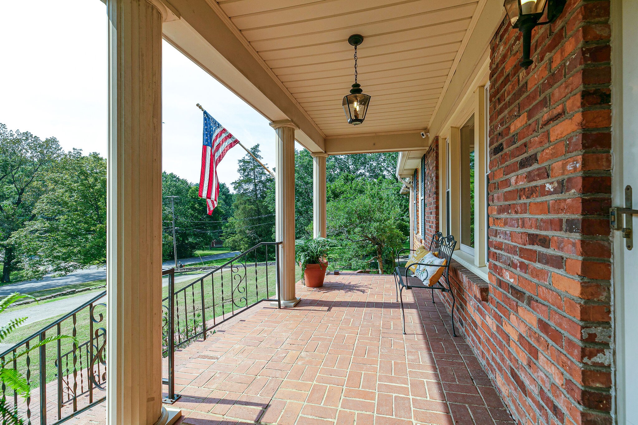 712 Clematis Dr