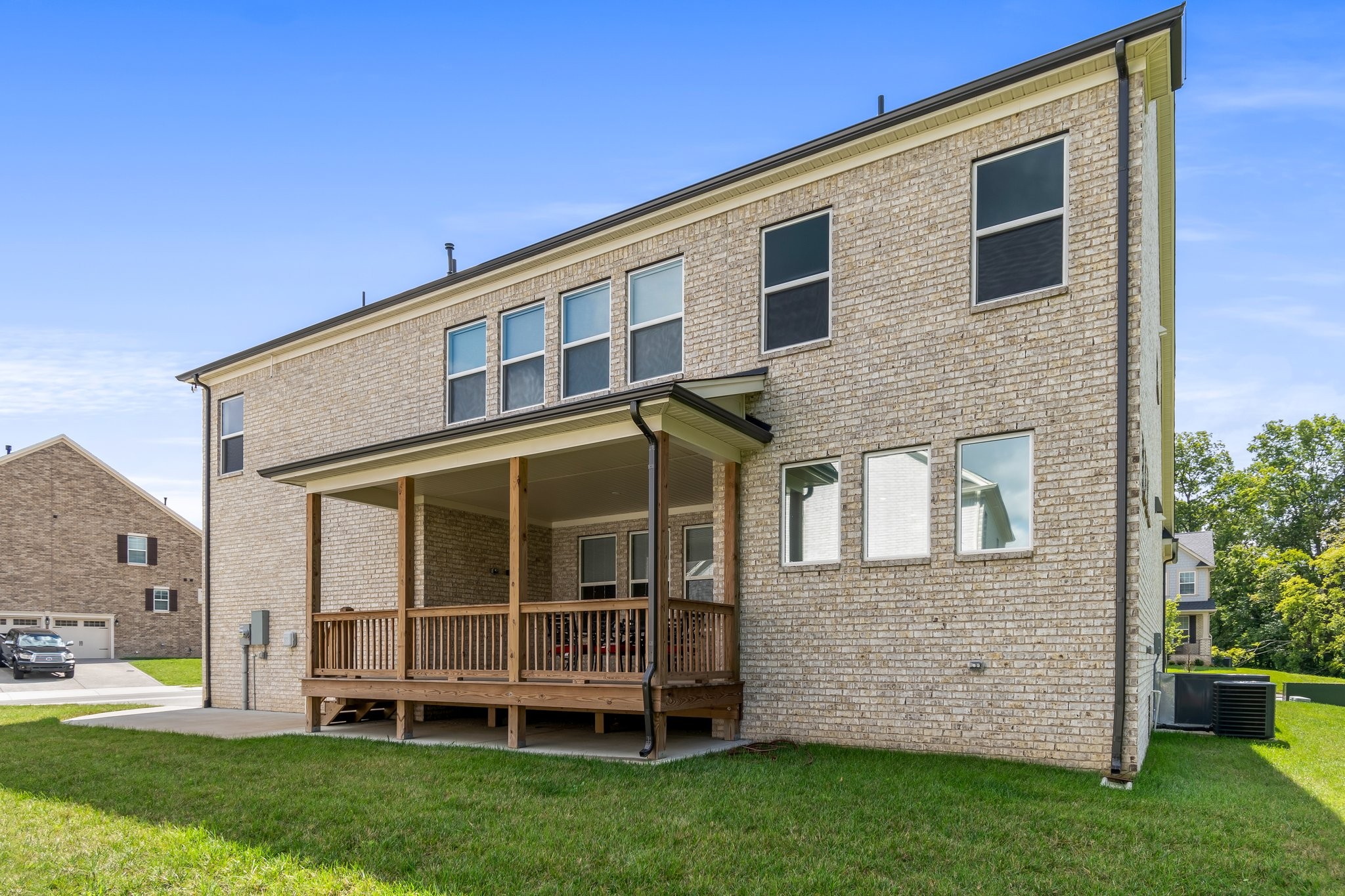 3031 Oxford Dr