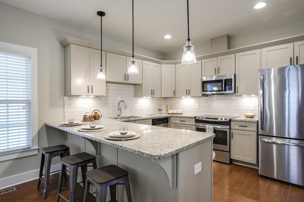 4007 Elkins Aly
