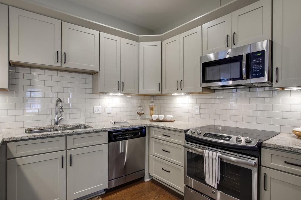 4007 Elkins Aly