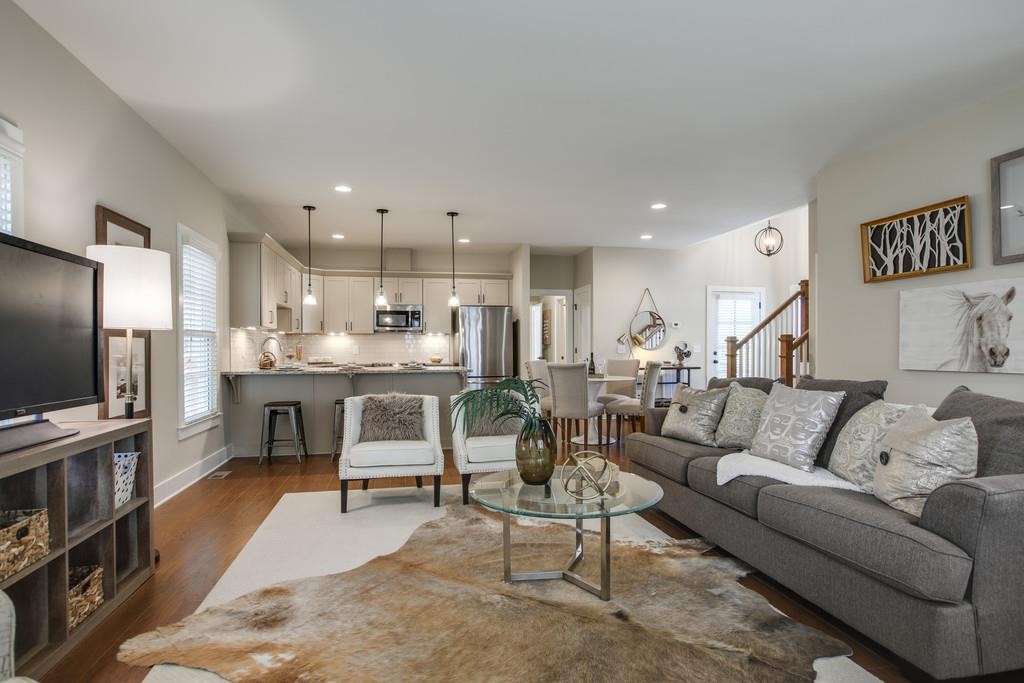 4007 Elkins Aly