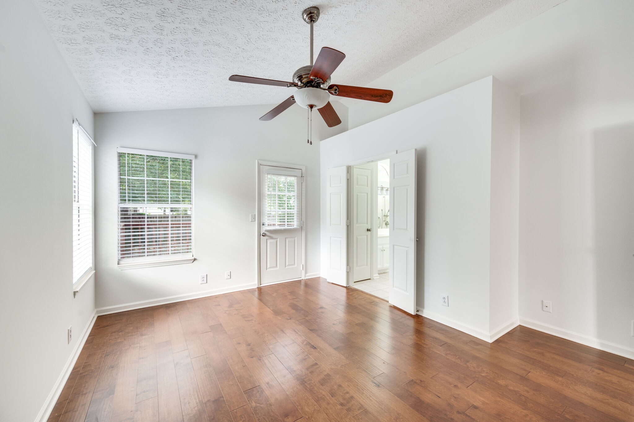 806 Brandyleigh Ct