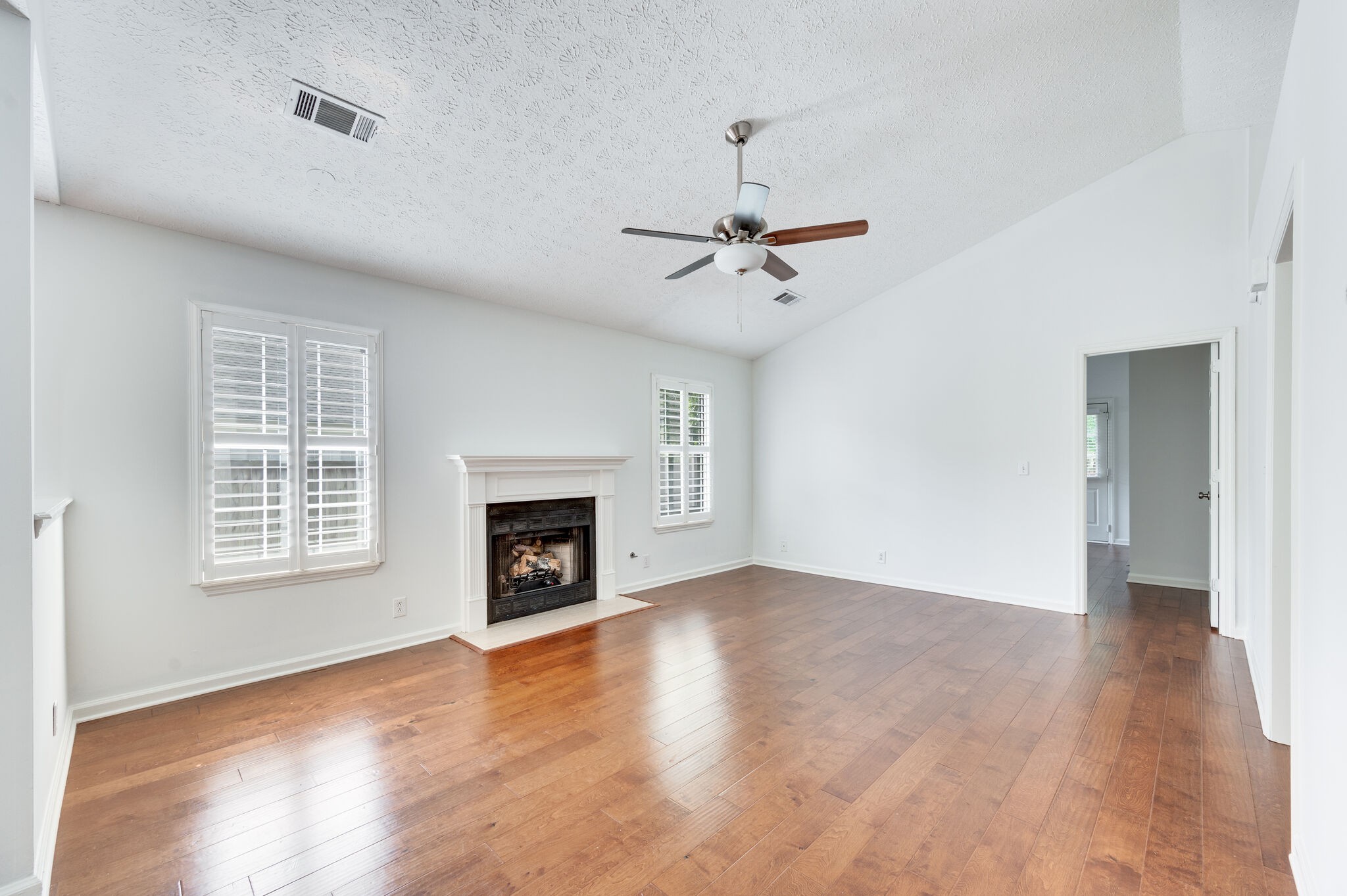806 Brandyleigh Ct
