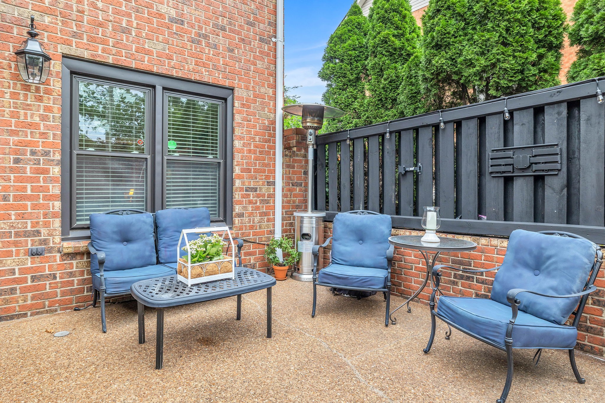 65 Ravenwood Hills Cir