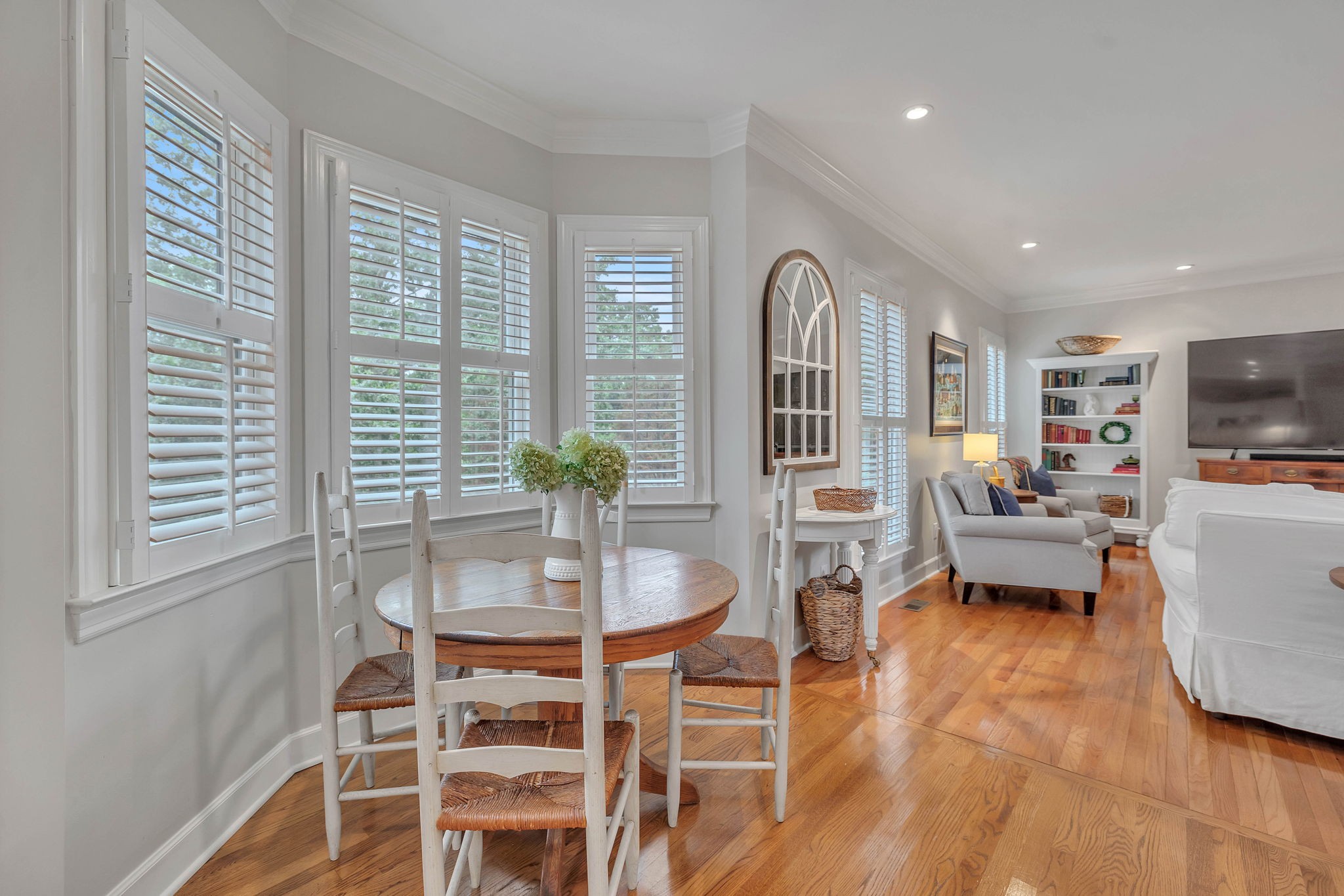 65 Ravenwood Hills Cir