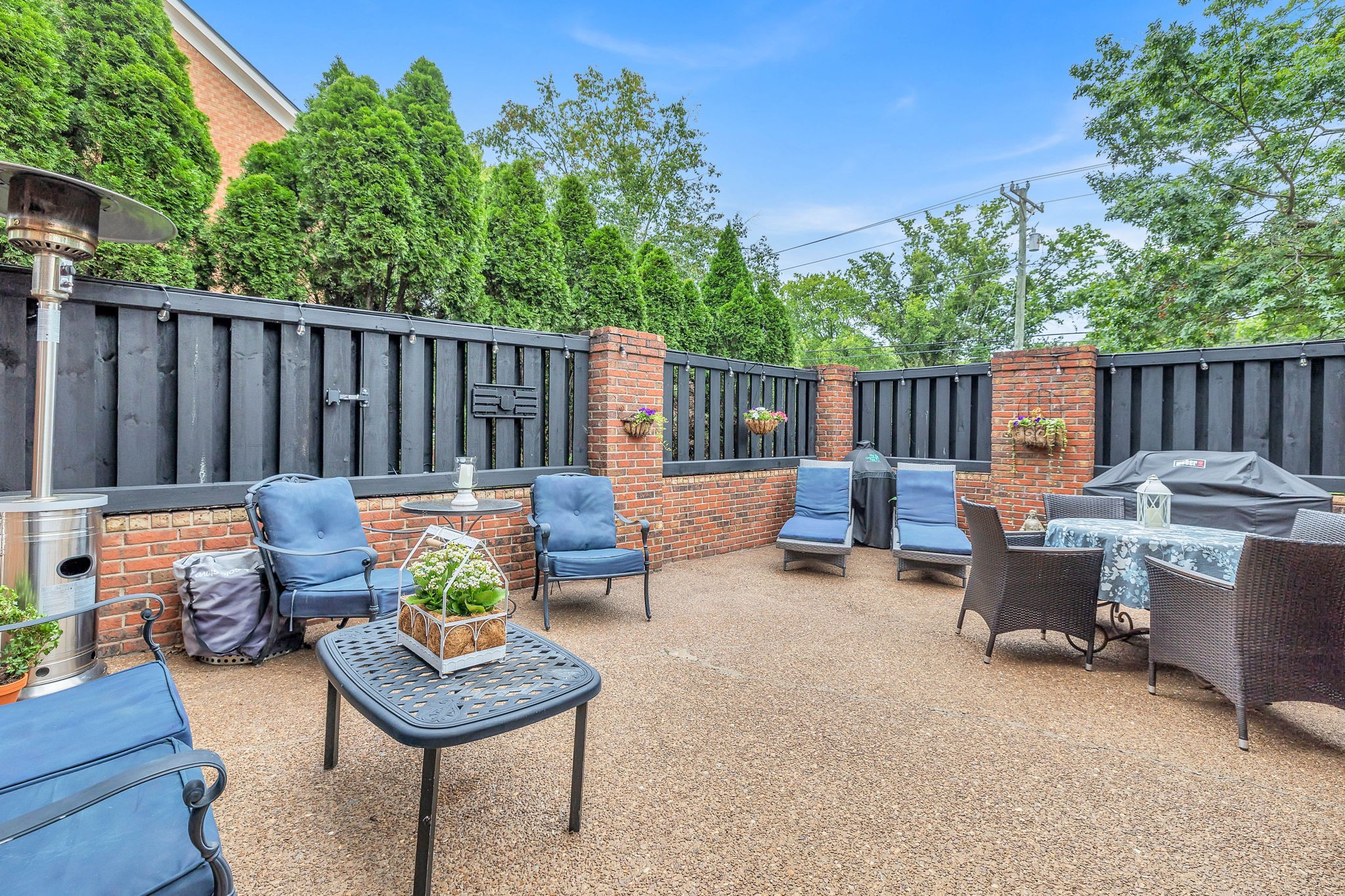 65 Ravenwood Hills Cir