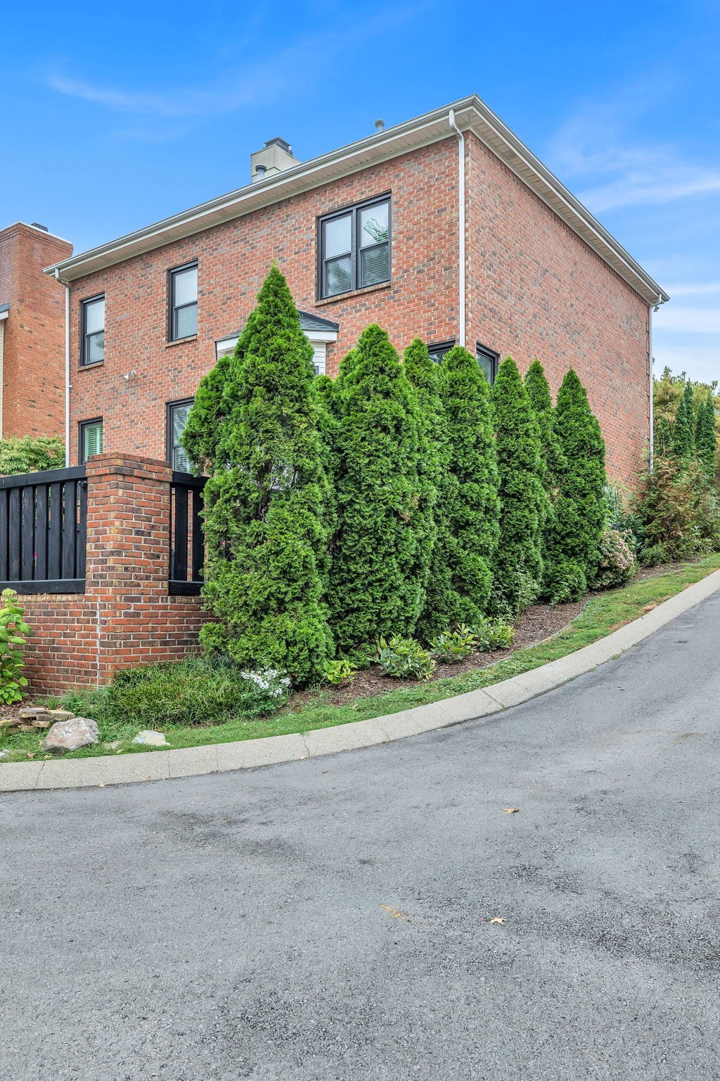 65 Ravenwood Hills Cir
