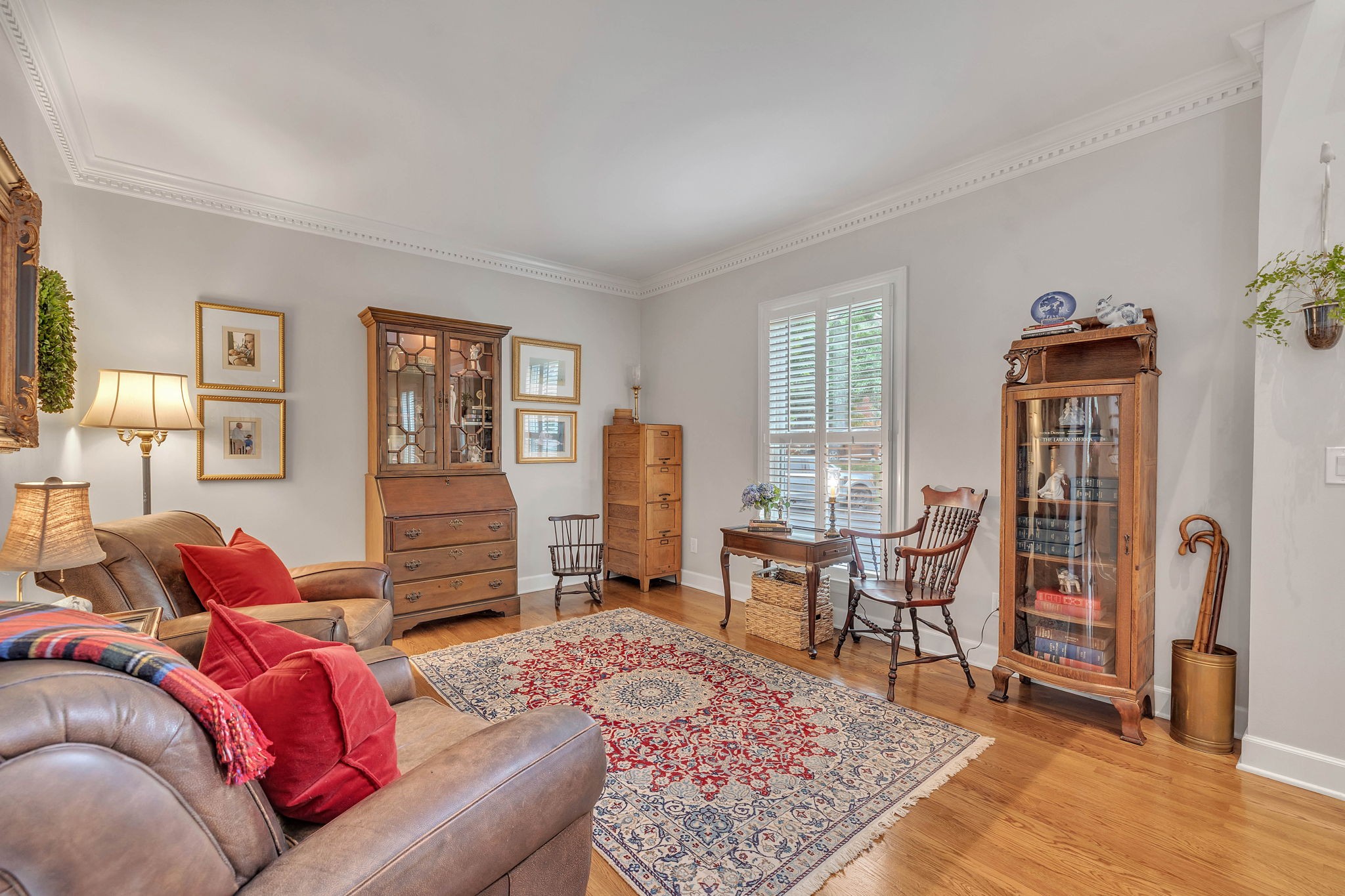 65 Ravenwood Hills Cir