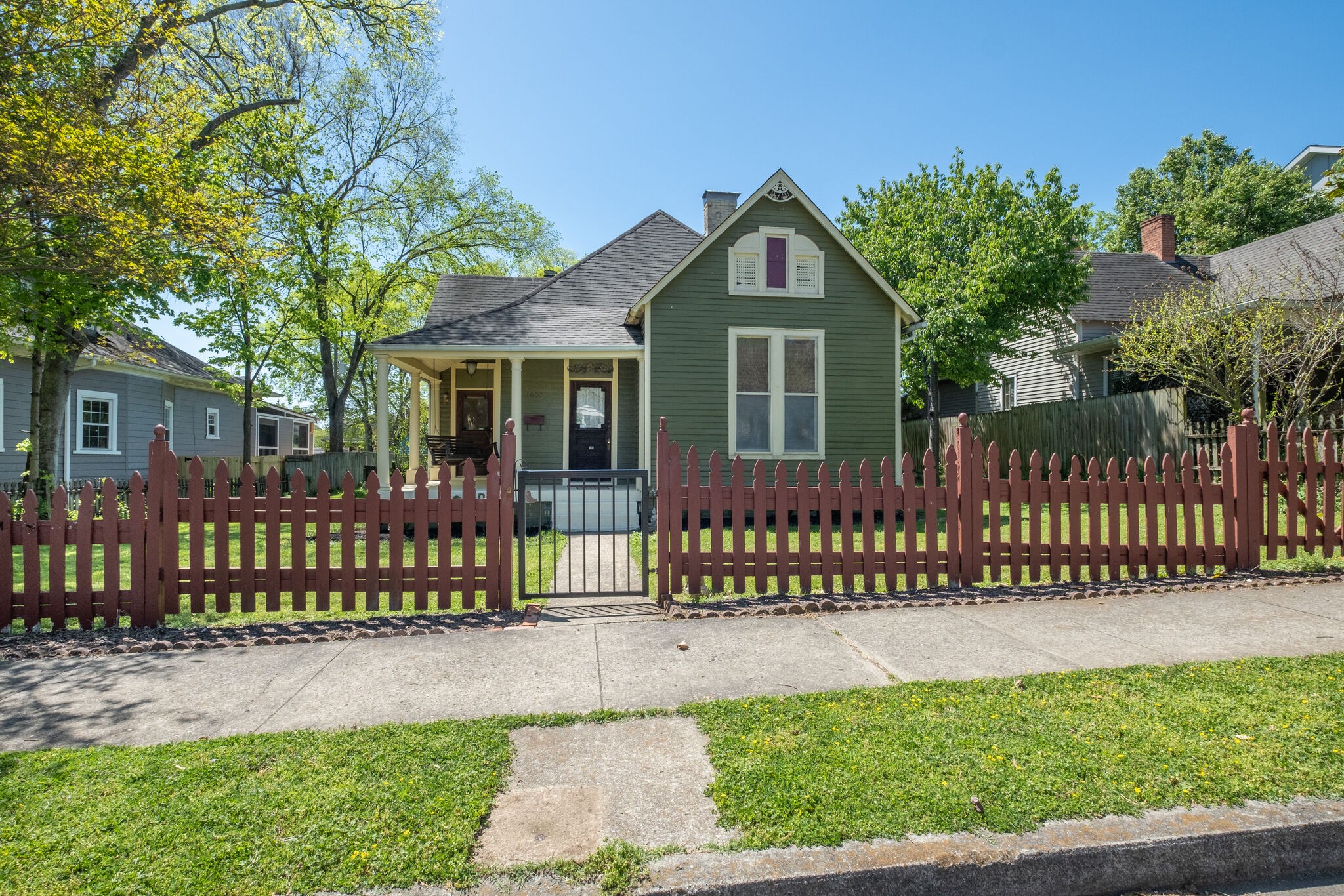 1007 Montrose Ave