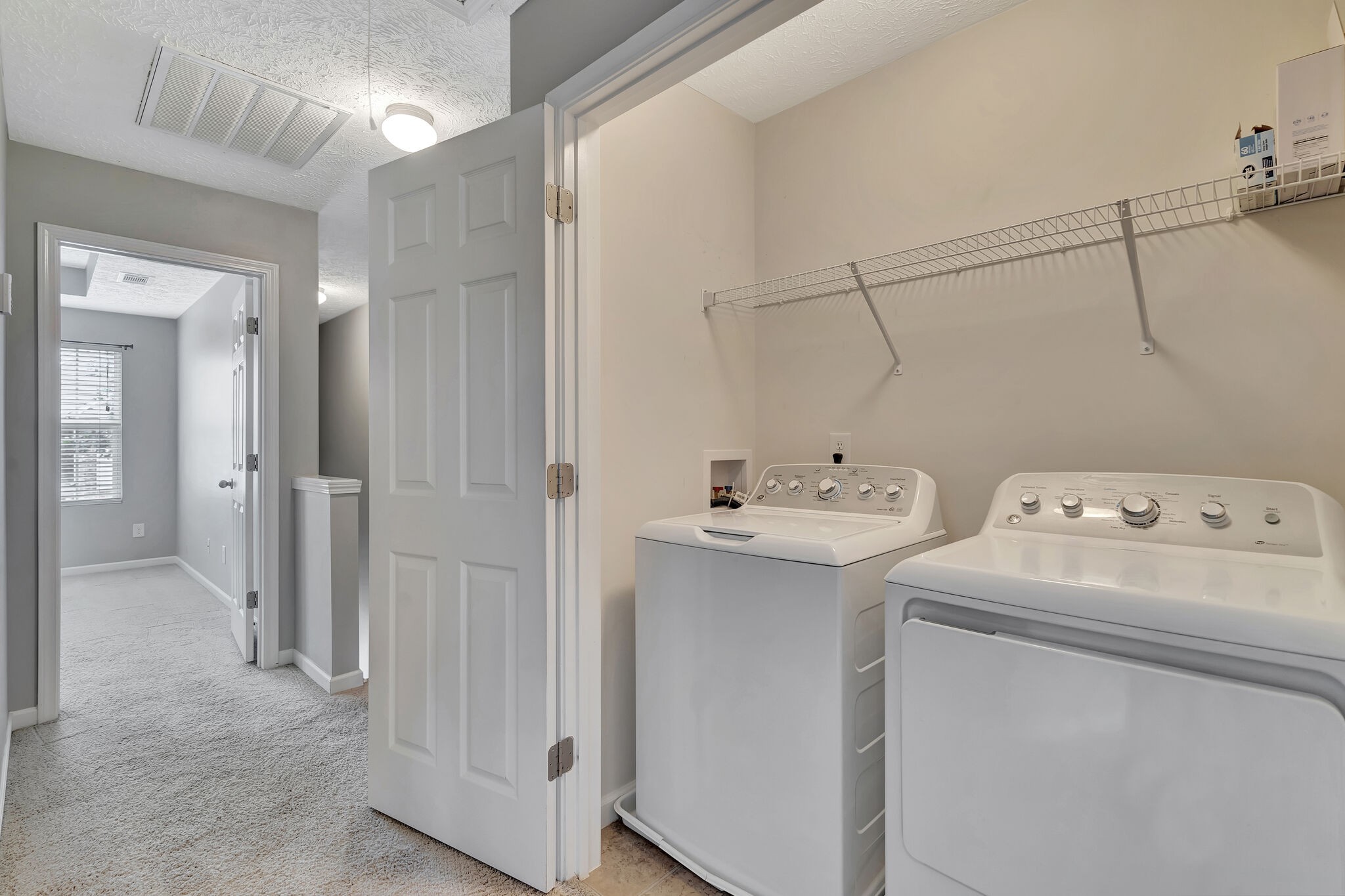 1317 Crown Point Pl