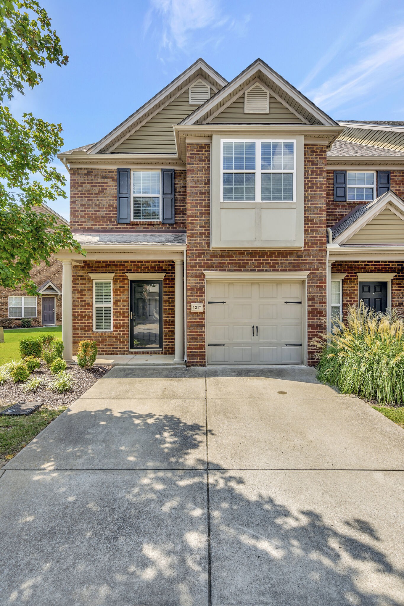 1317 Crown Point Pl