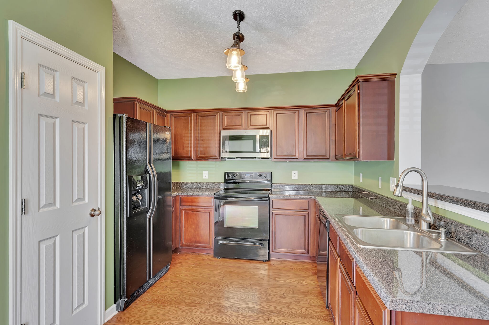 1317 Crown Point Pl