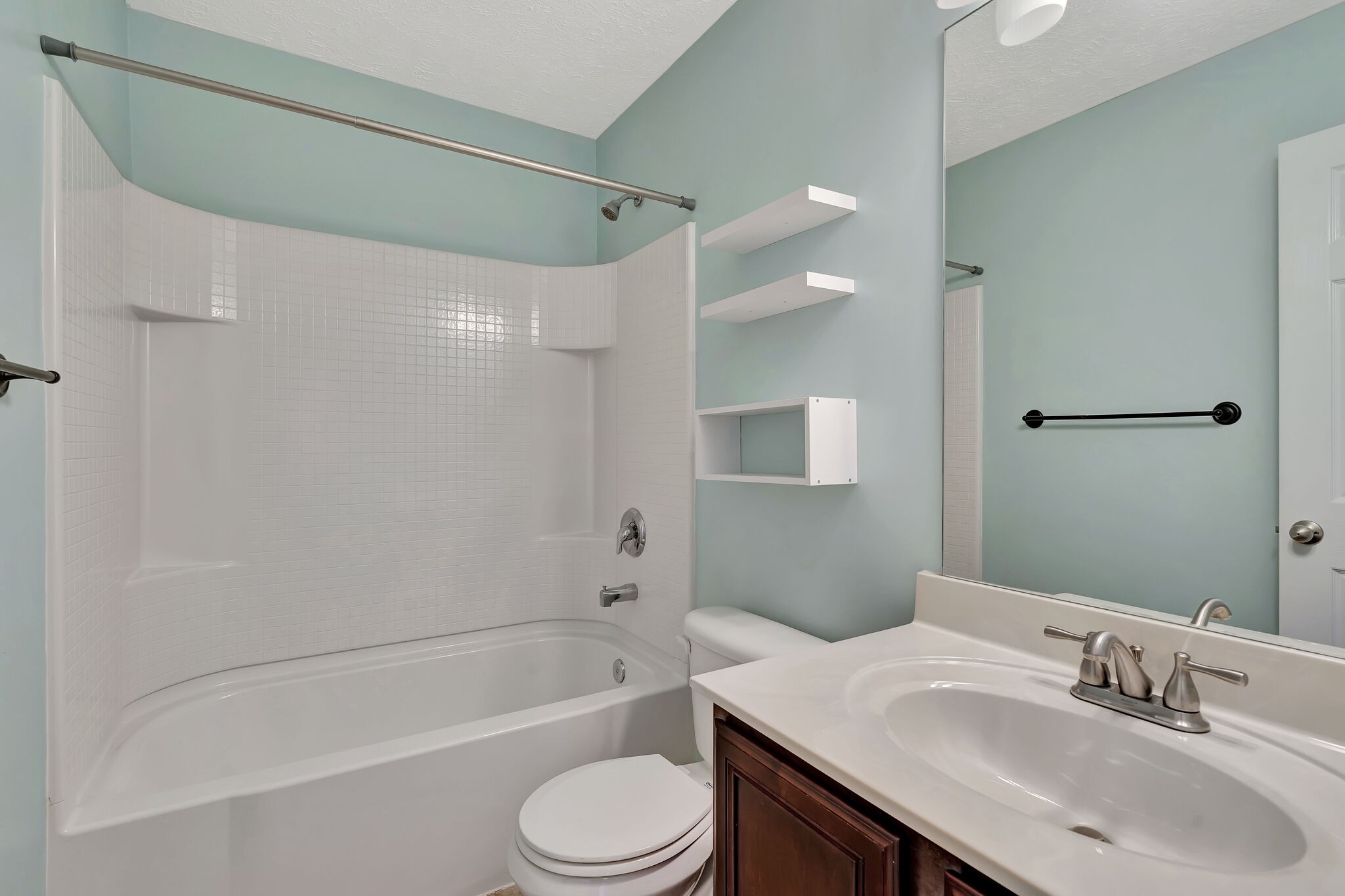 1317 Crown Point Pl