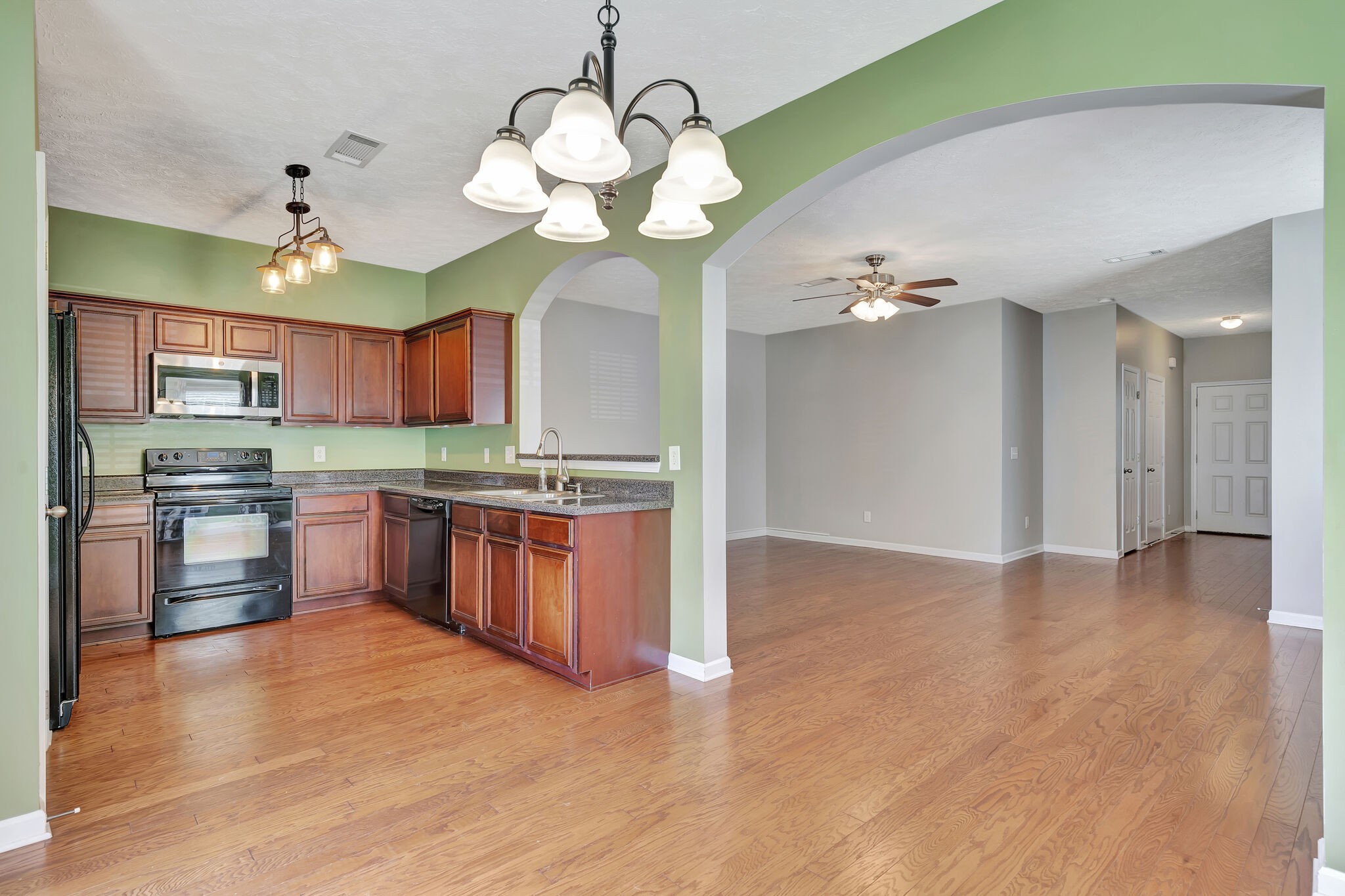 1317 Crown Point Pl
