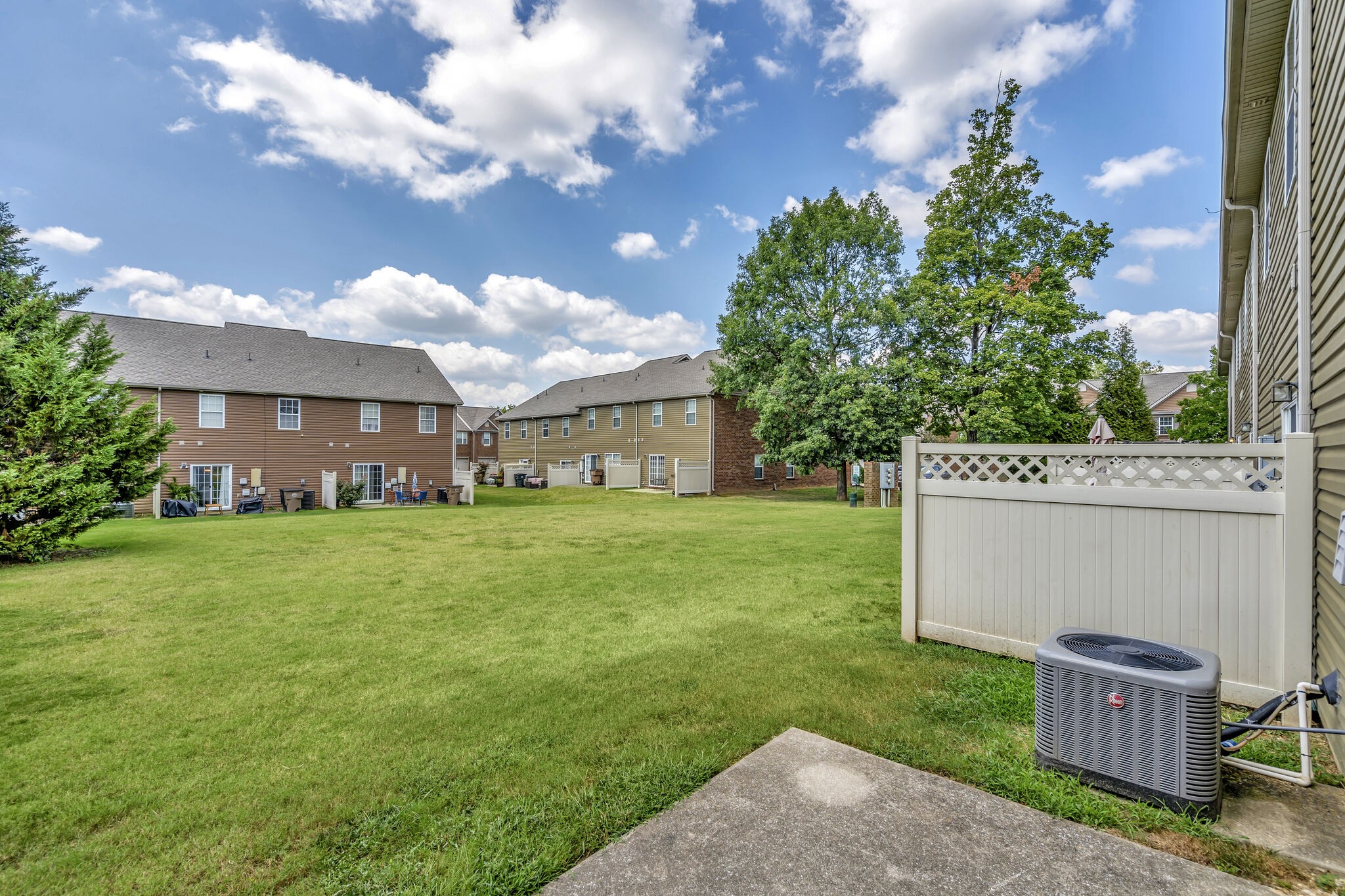 1317 Crown Point Pl