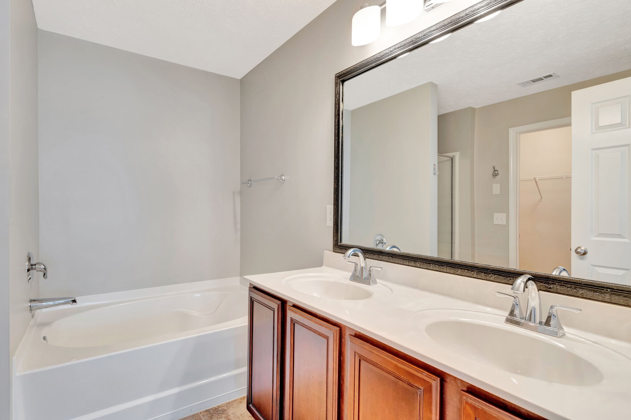 1317 Crown Point Pl