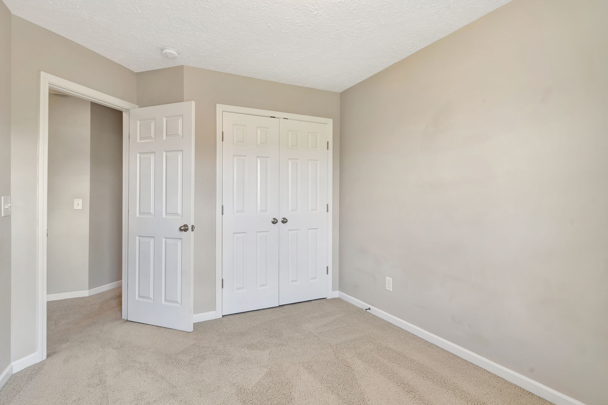 1317 Crown Point Pl
