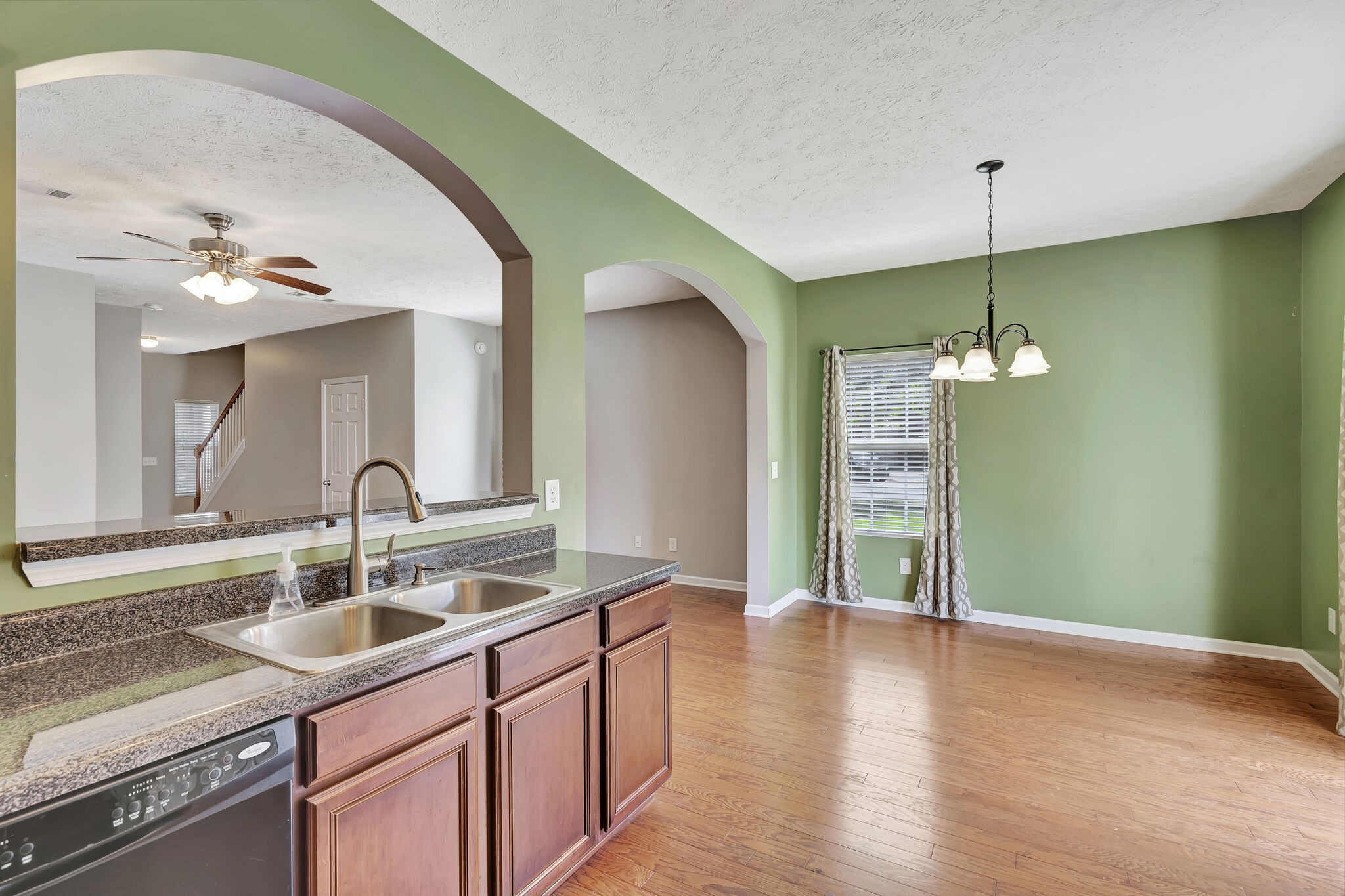1317 Crown Point Pl