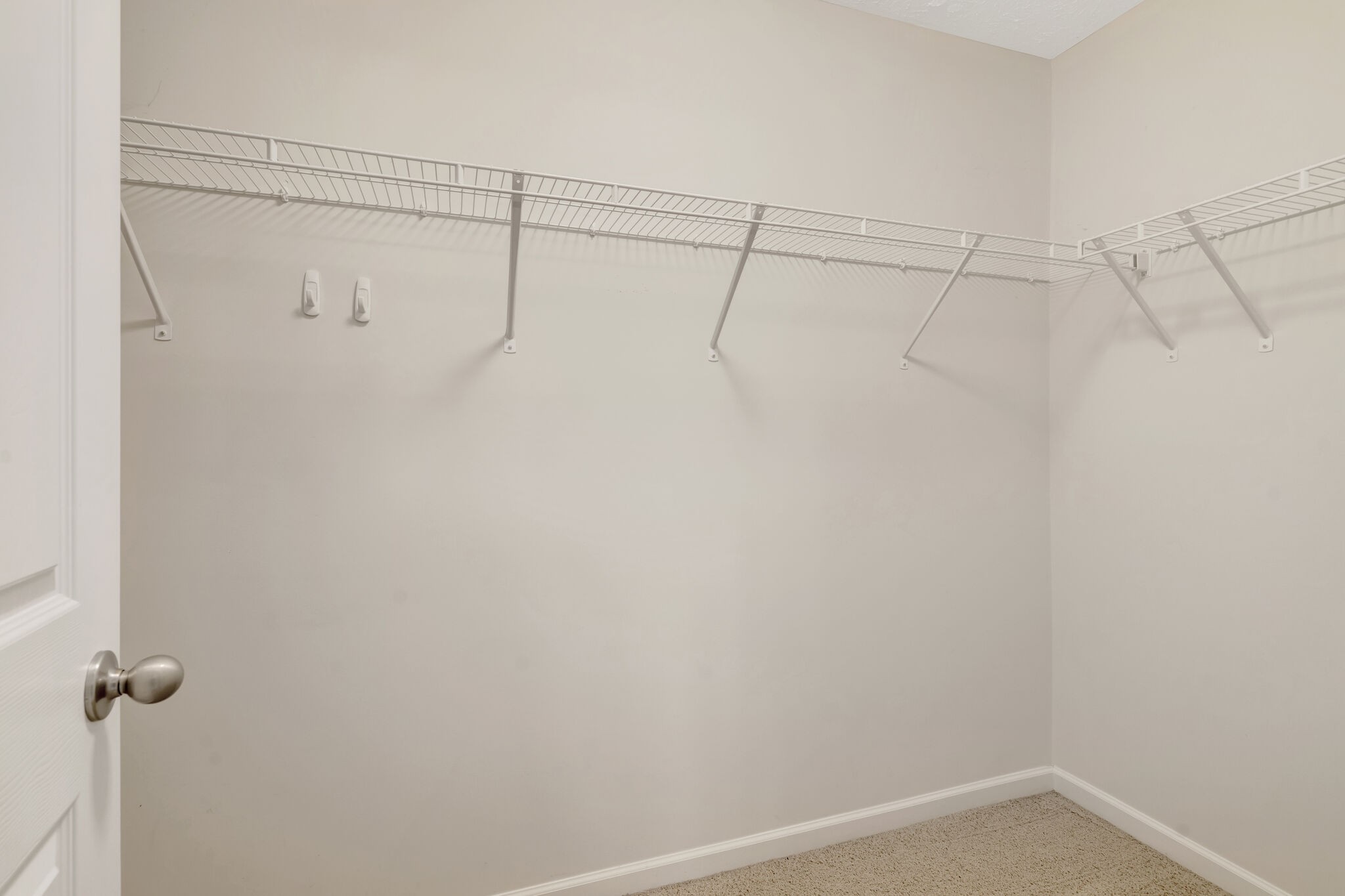 1317 Crown Point Pl