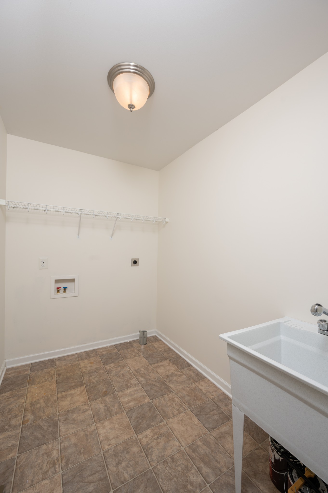 636 Delk Ln