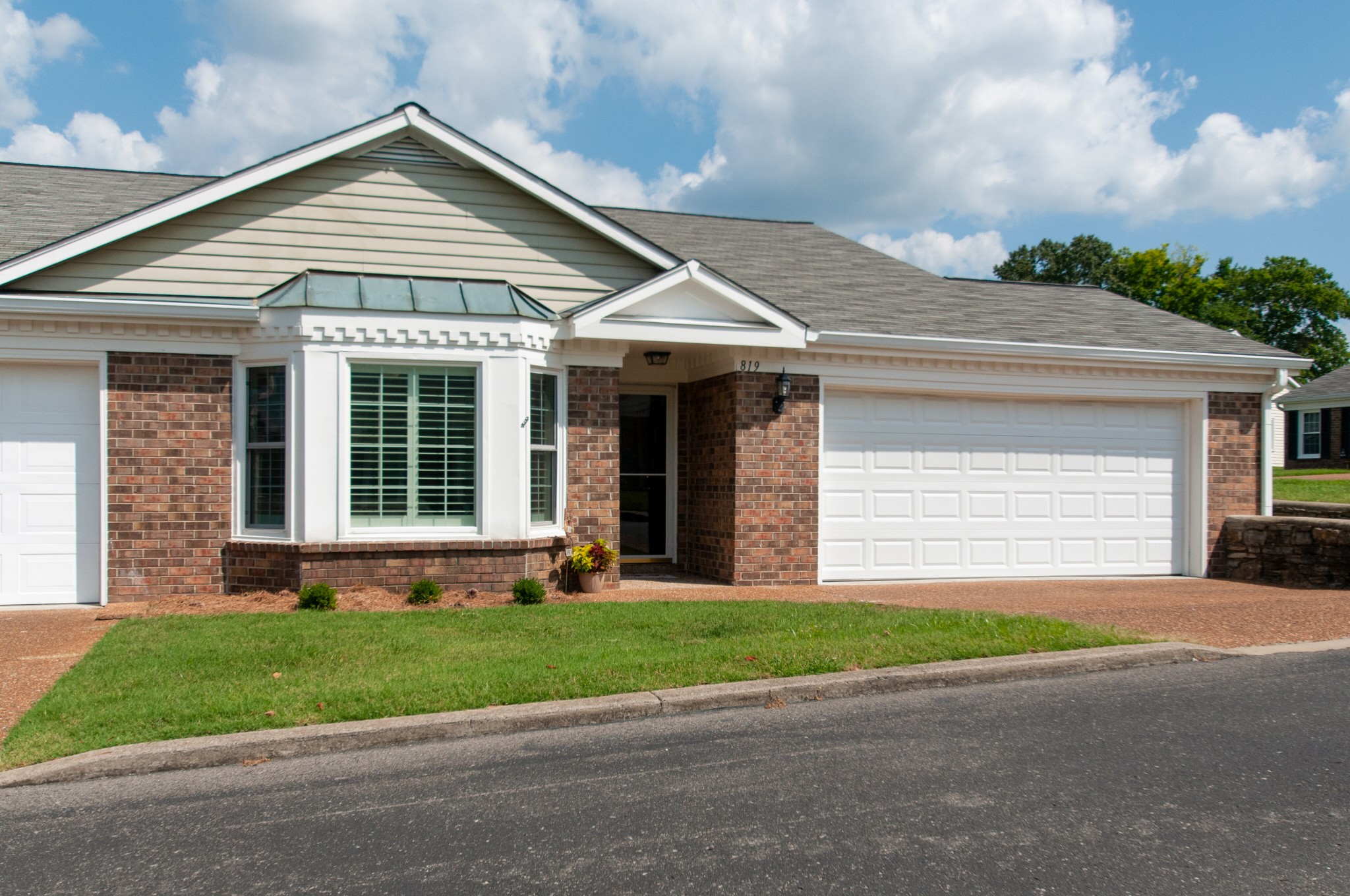 819 Marquette Dr