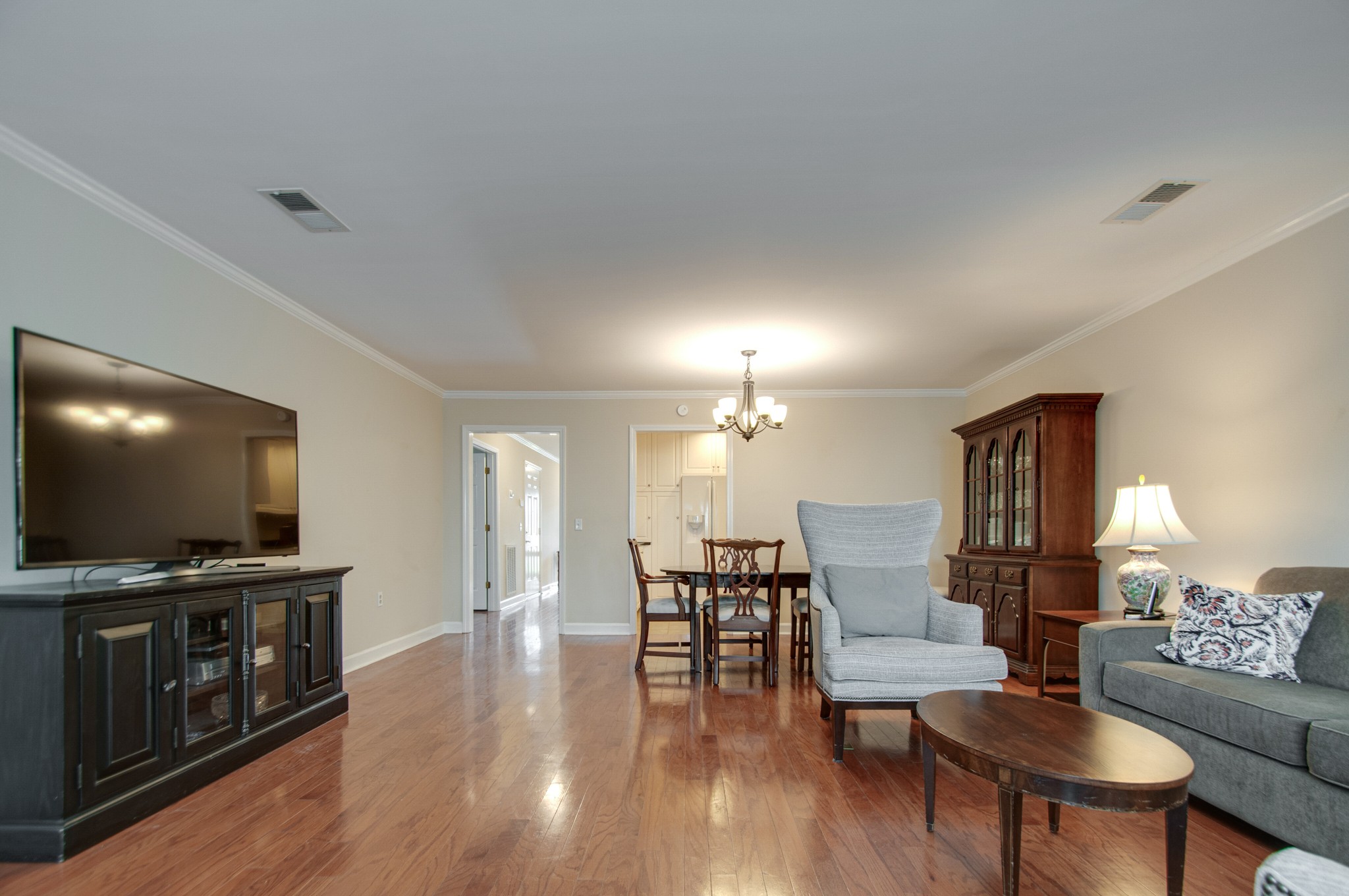 819 Marquette Dr