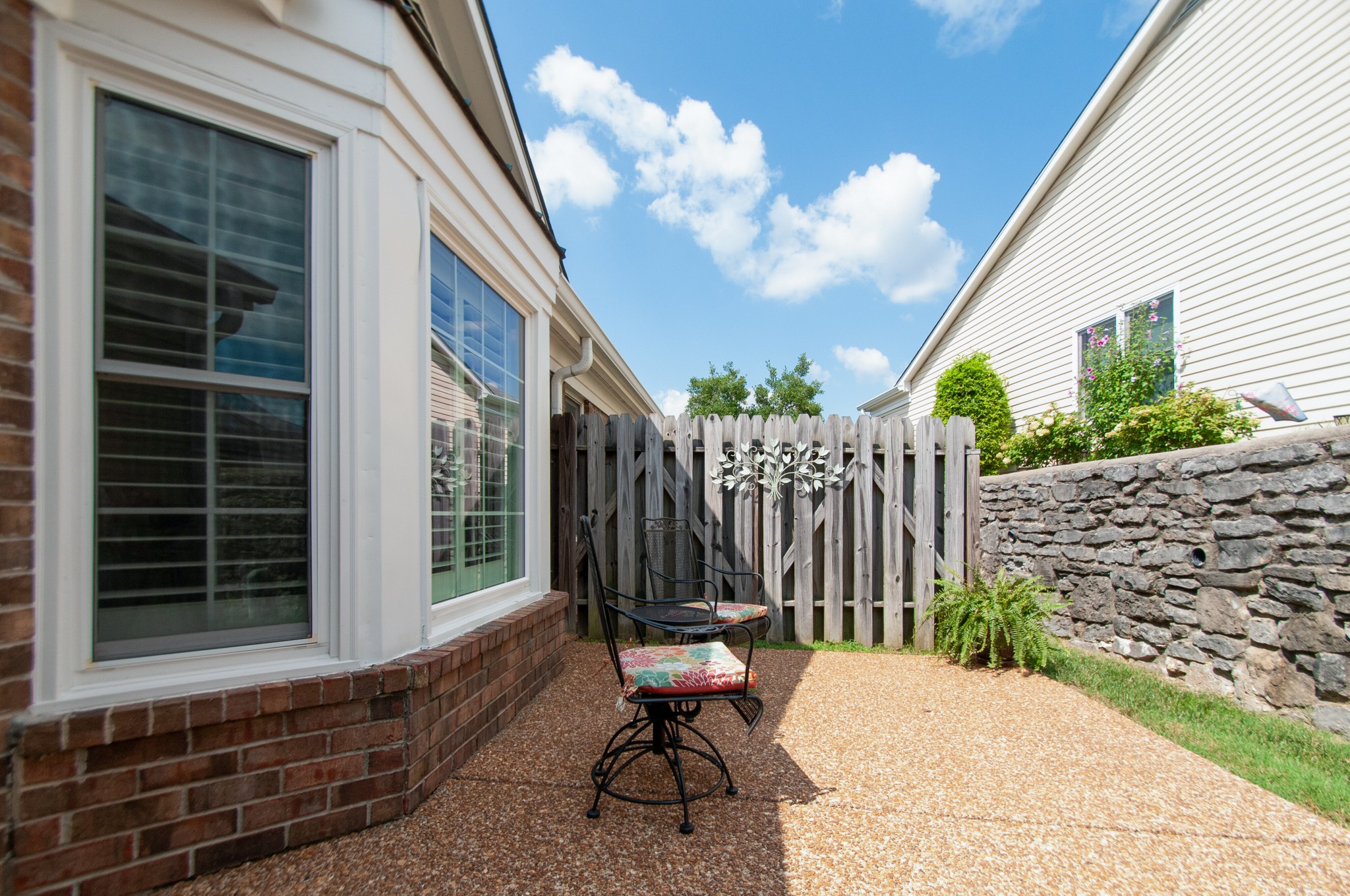 819 Marquette Dr