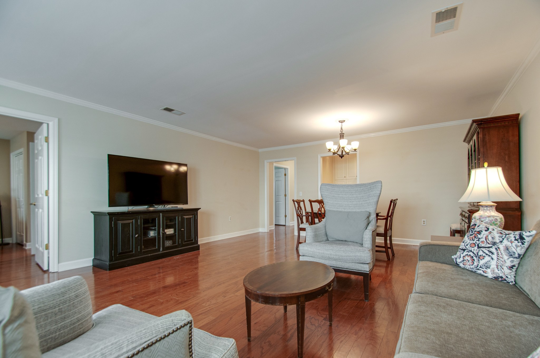819 Marquette Dr