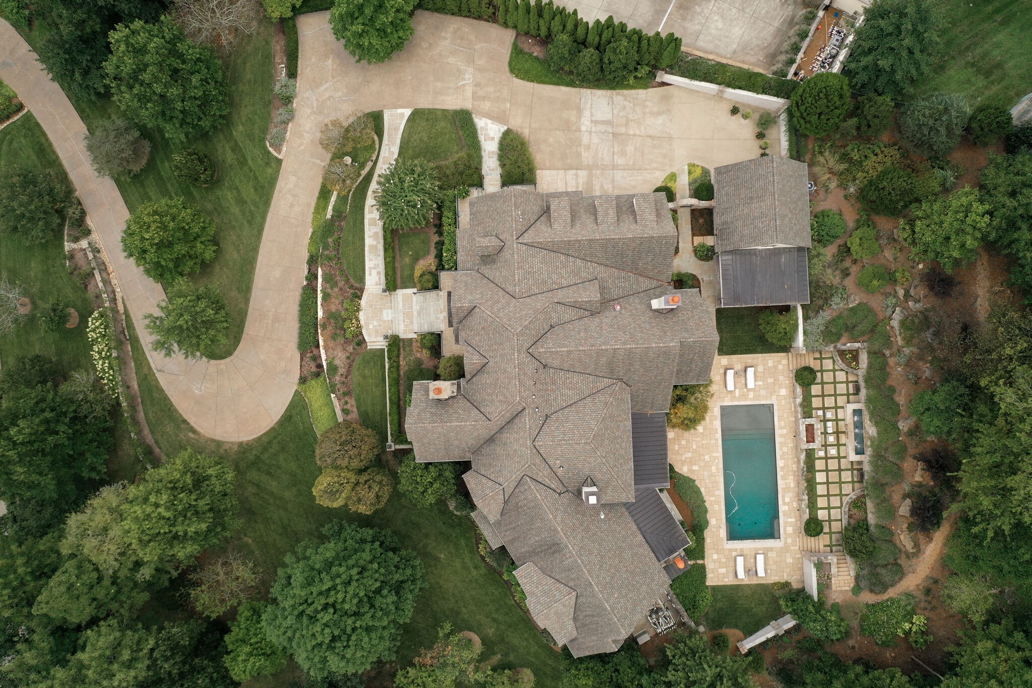 1045 Vaughn Crest Dr