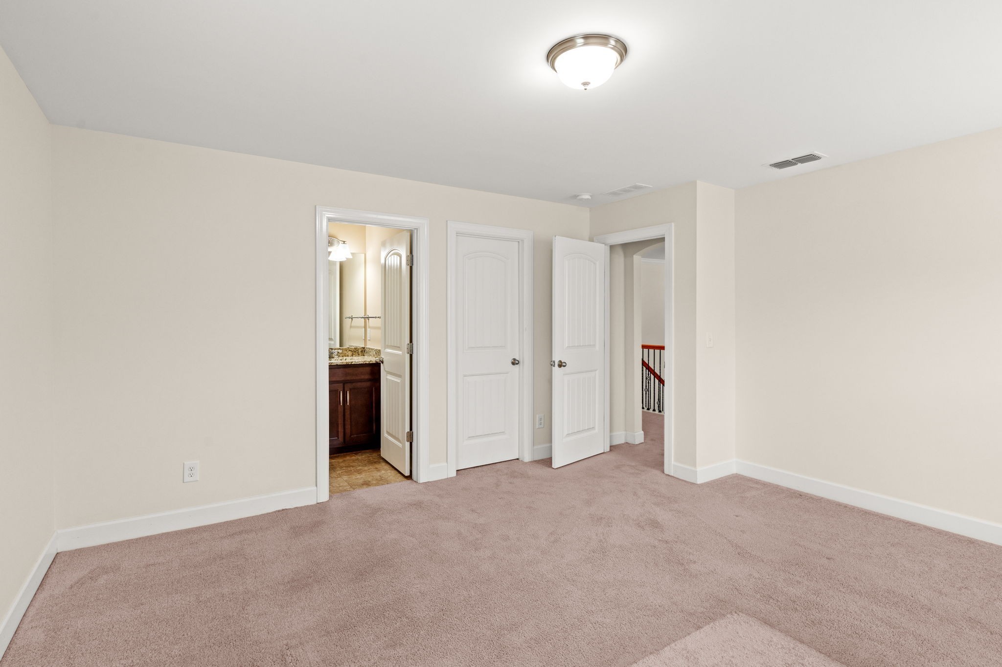 9786 Glenmore Ln