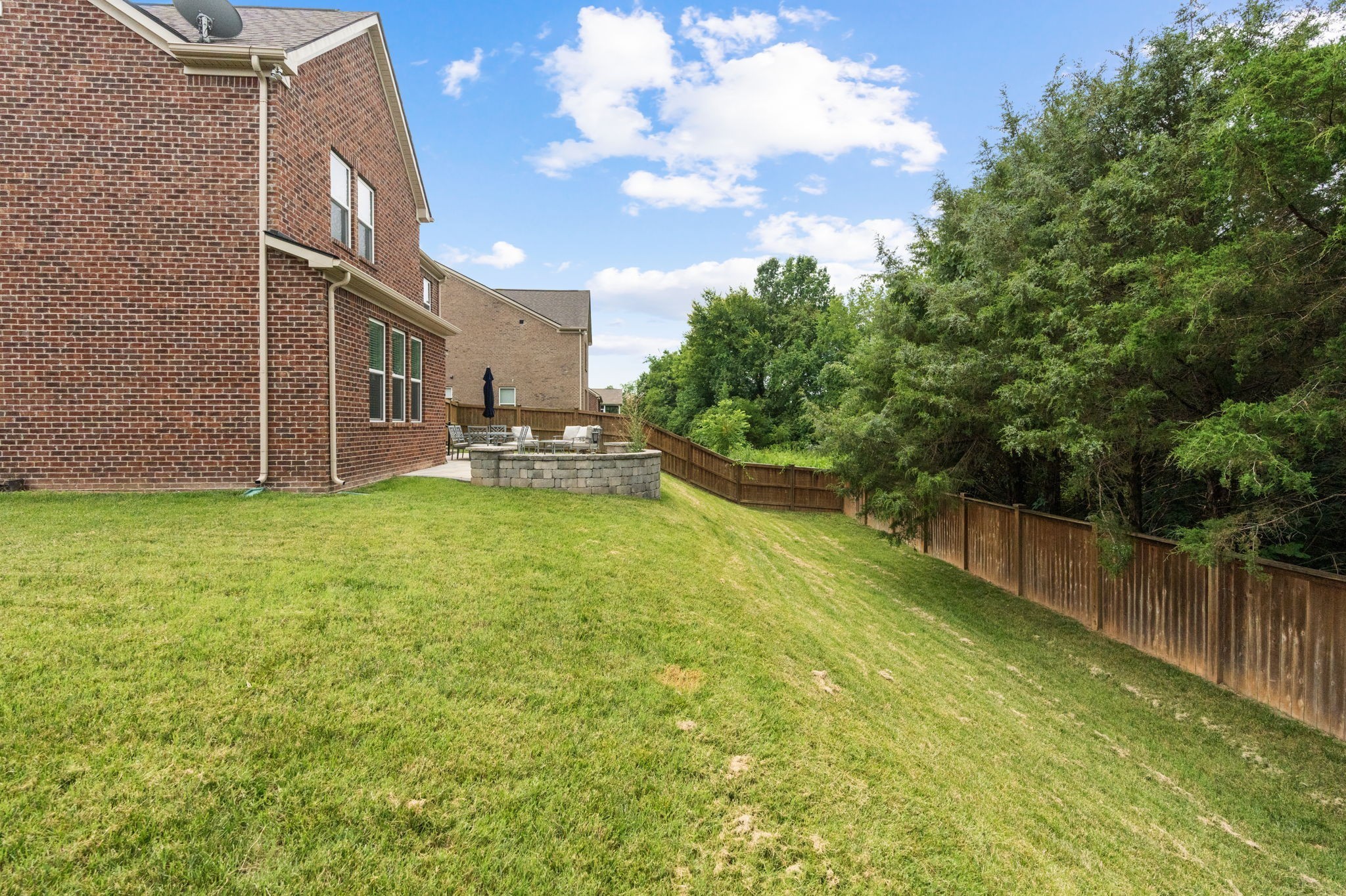 9786 Glenmore Ln