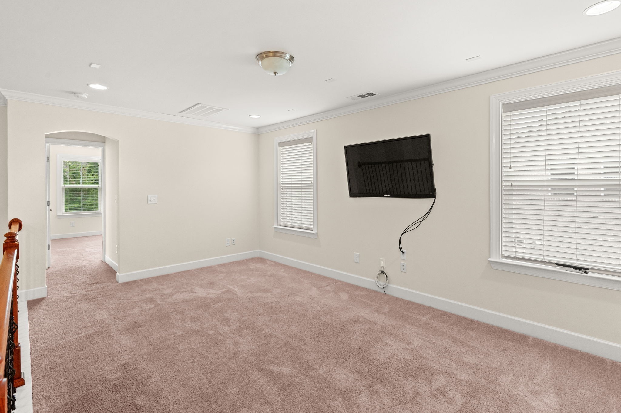 9786 Glenmore Ln