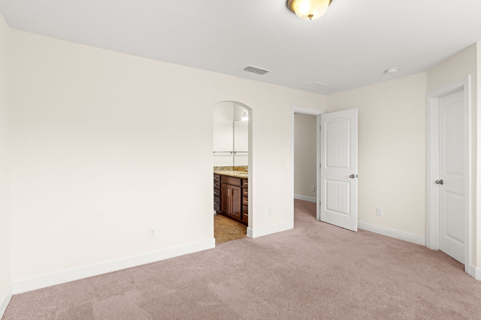 9786 Glenmore Ln