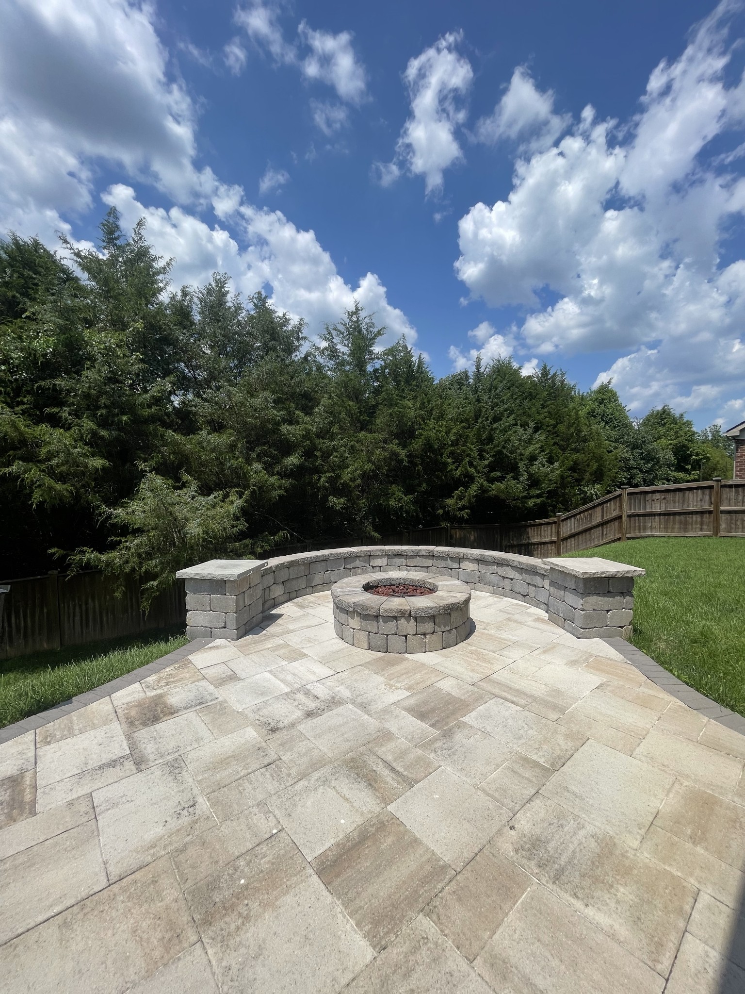 9786 Glenmore Ln