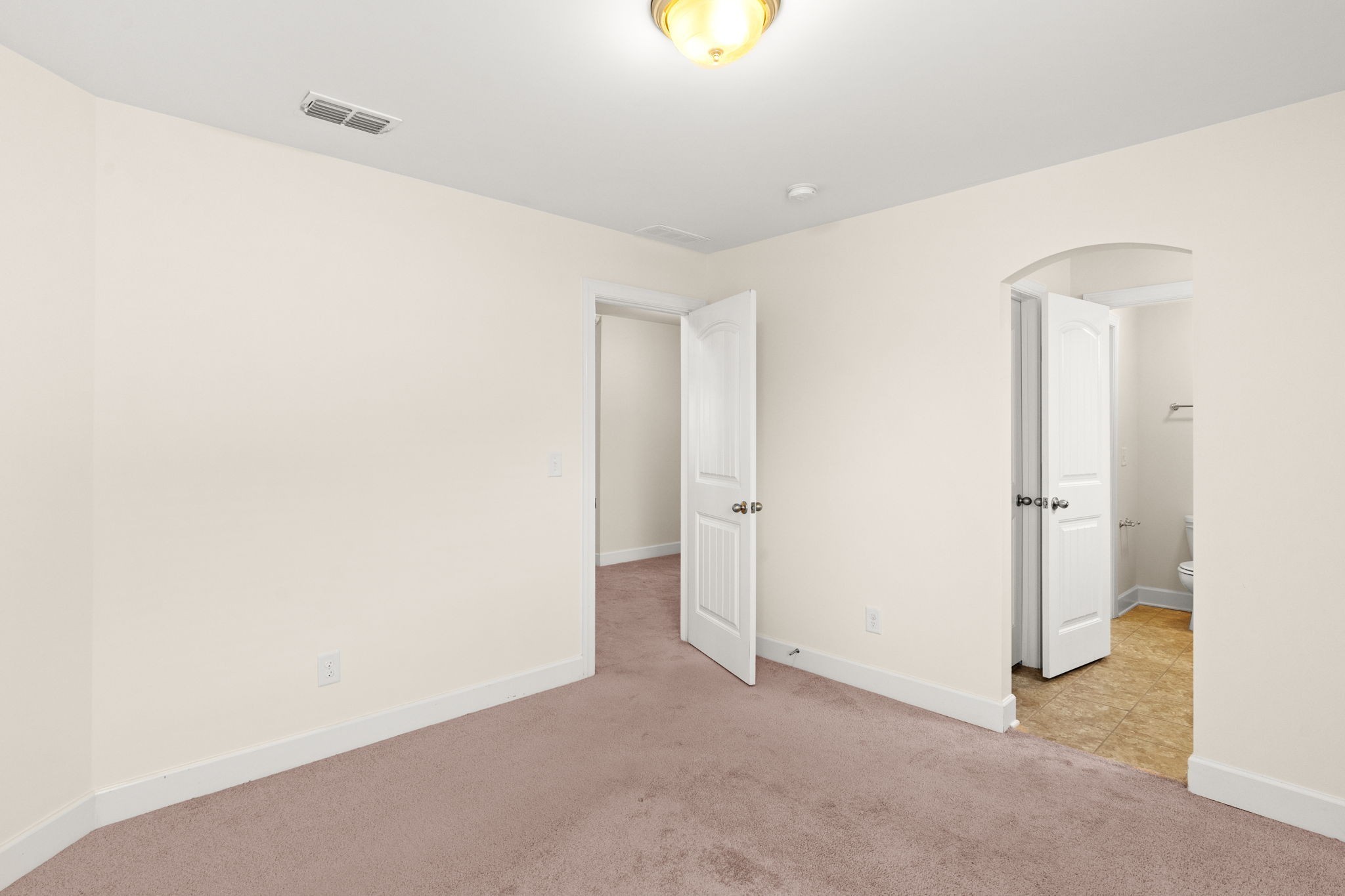 9786 Glenmore Ln