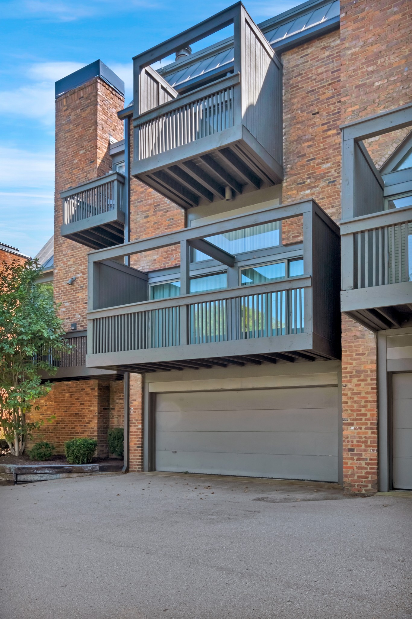135 Hampton Pl