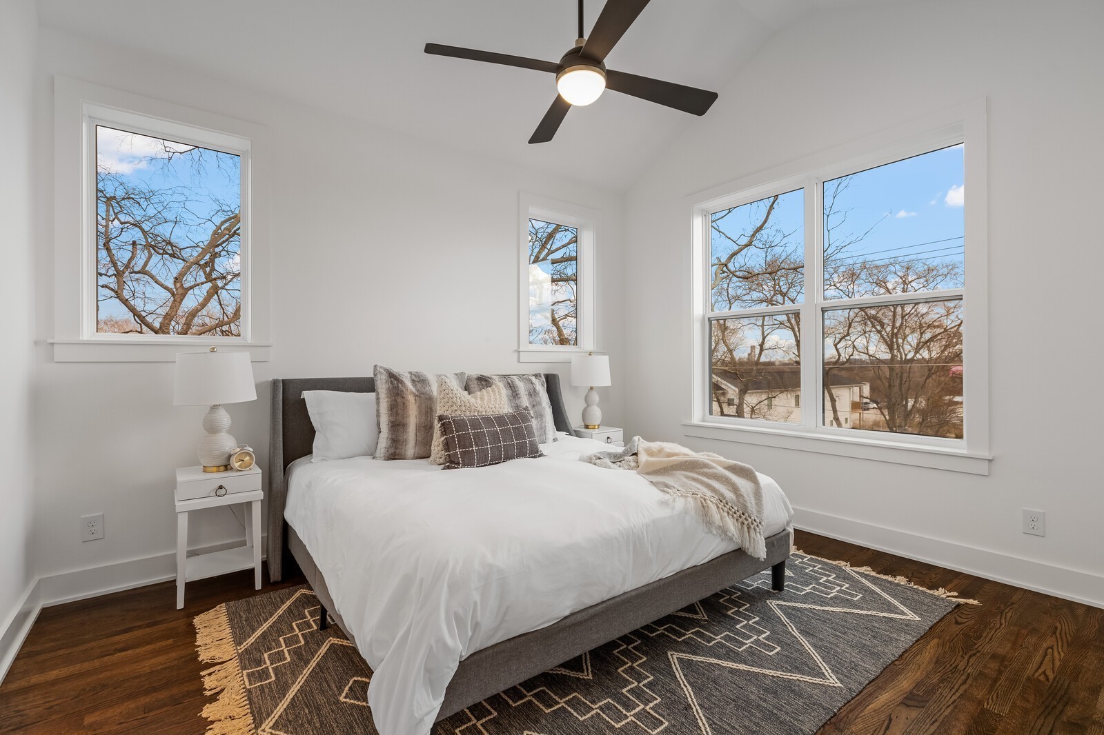 613 Vernon Ave Unit: 6
