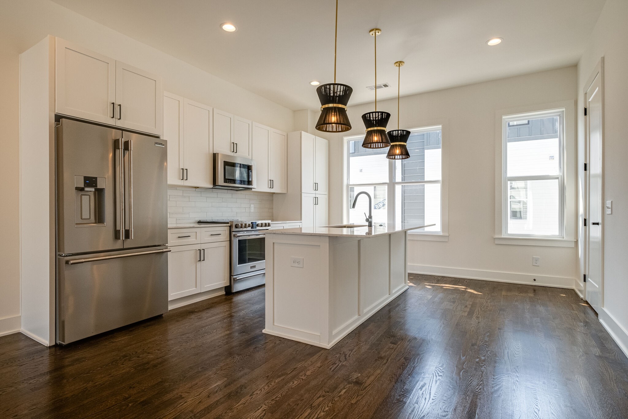 613 Vernon Ave Unit: 6