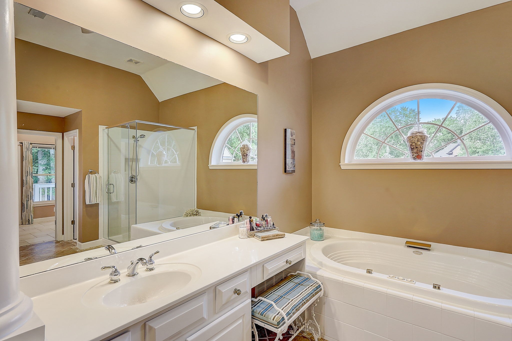 1096 Arbor Run Pl